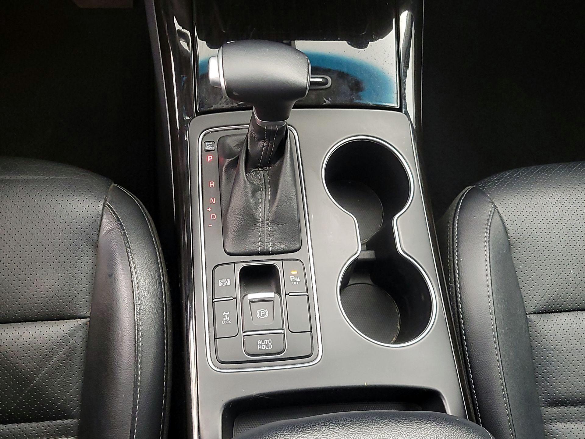 Thumbnail: 2020 Kia Sorento - 17