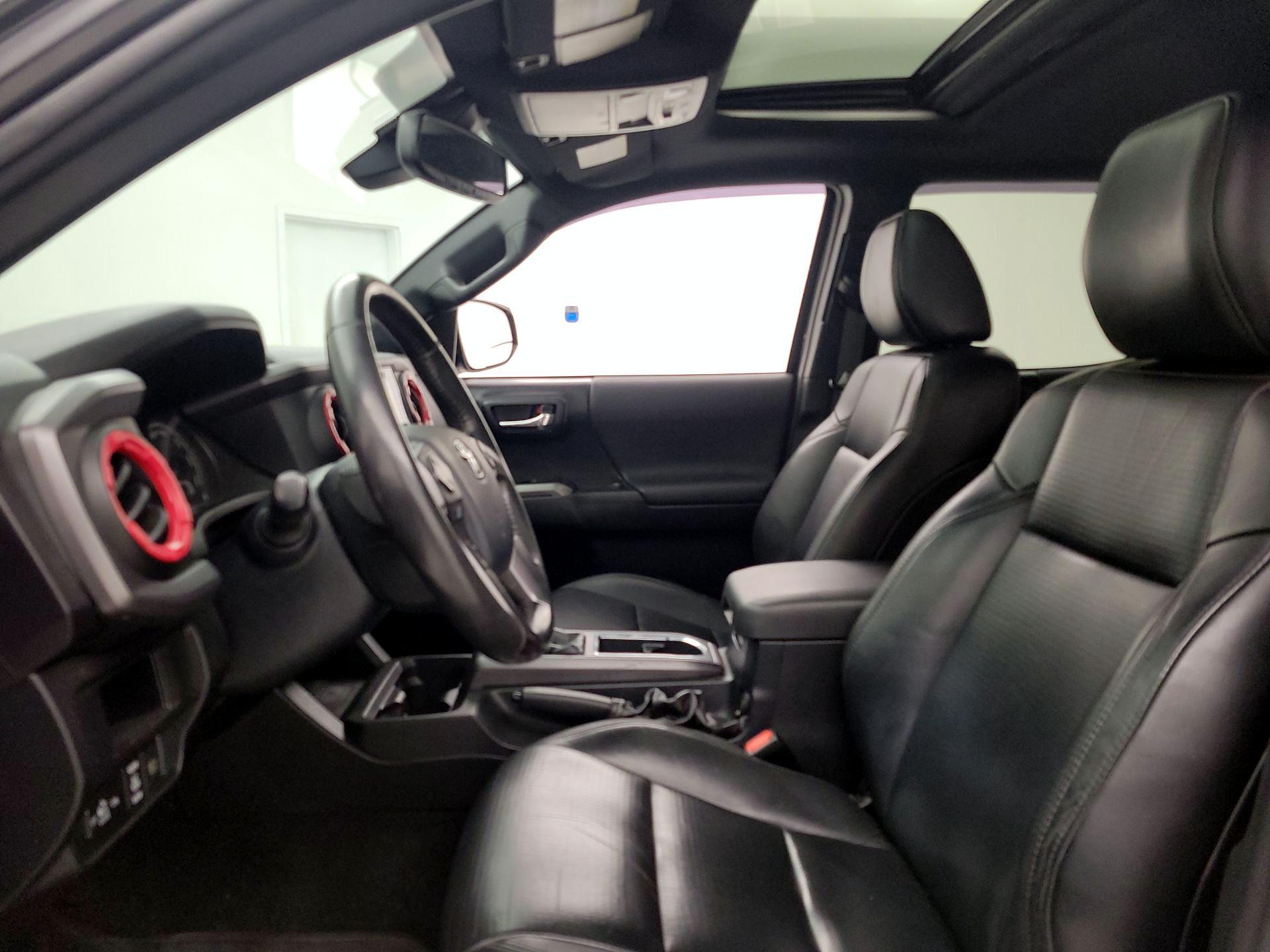 Thumbnail: 2019 Toyota Tacoma - 11