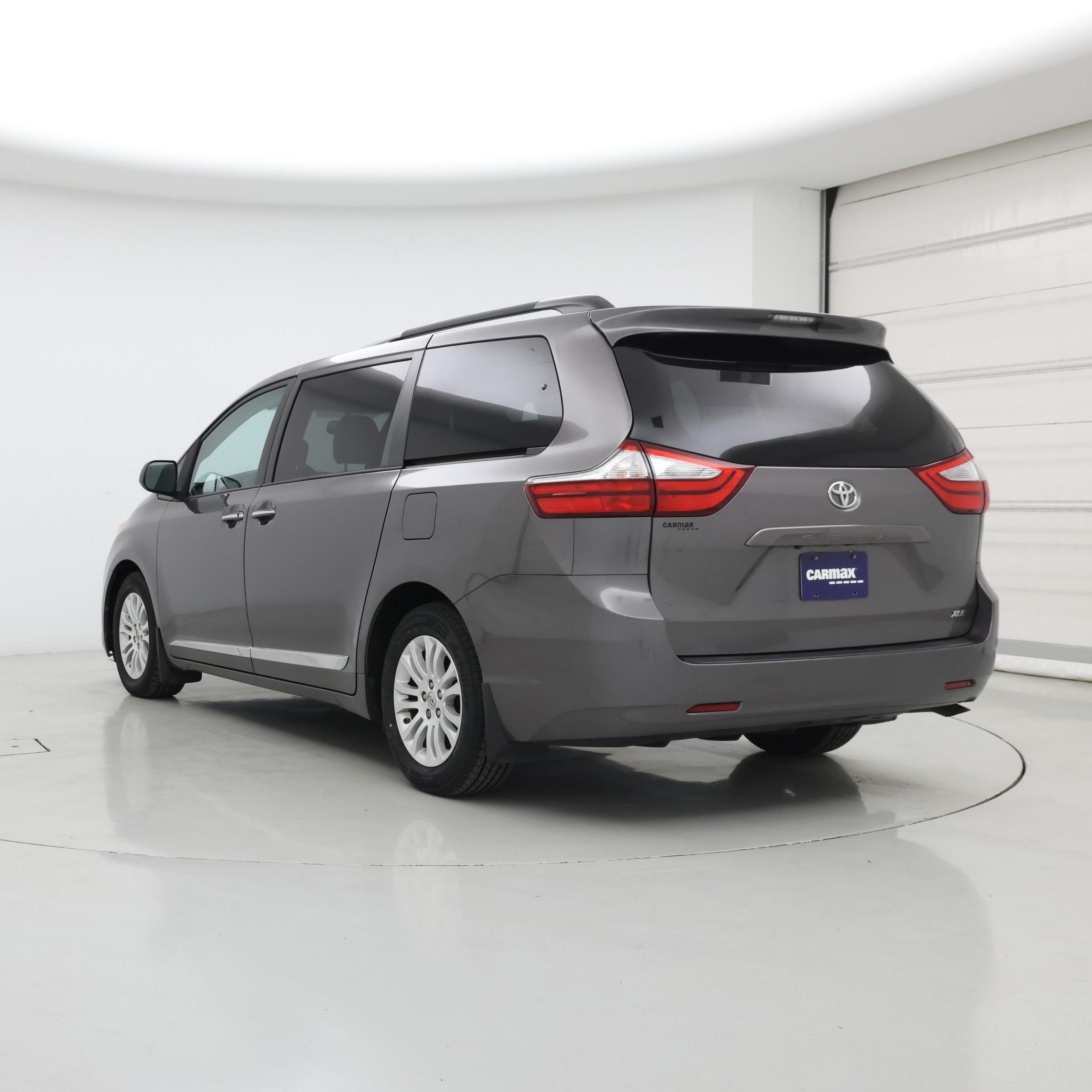 Thumbnail: 2016 Toyota Sienna - 2