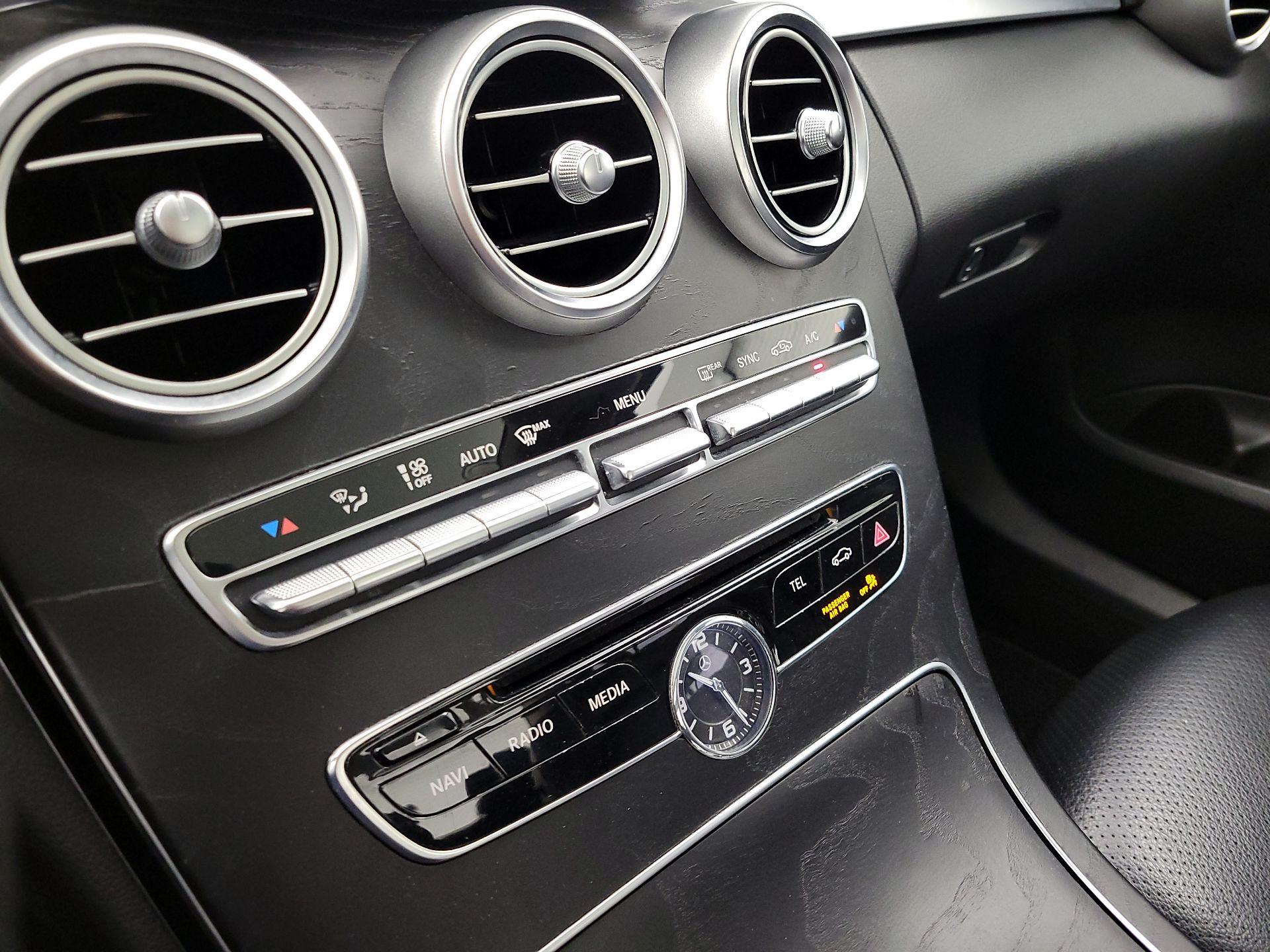 Thumbnail: 2016 Mercedes-Benz C-Class - 16