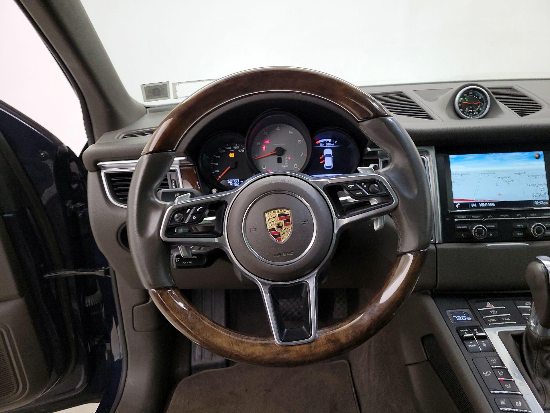 Thumbnail: 2016 Porsche Macan - 10