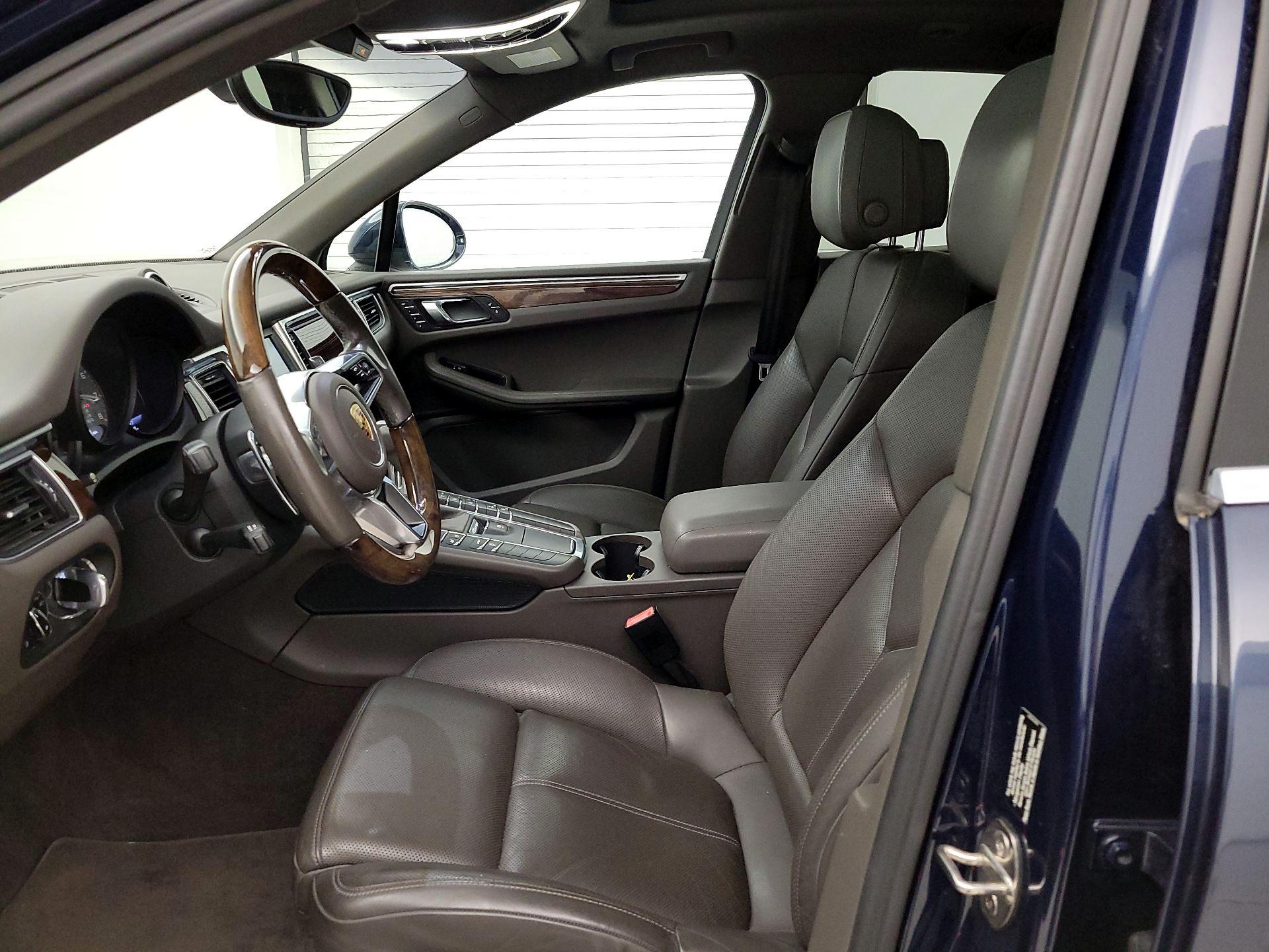 Thumbnail: 2016 Porsche Macan - 11