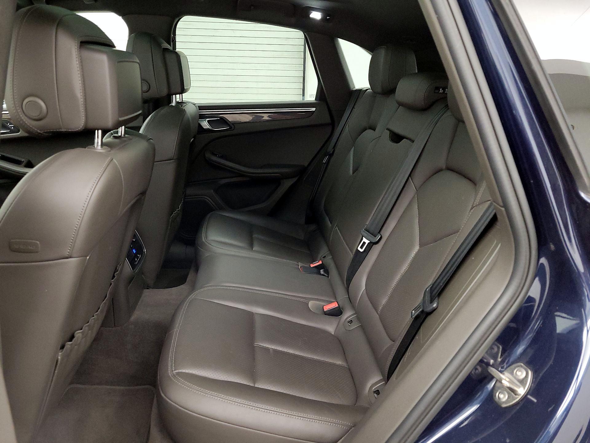 Thumbnail: 2016 Porsche Macan - 20