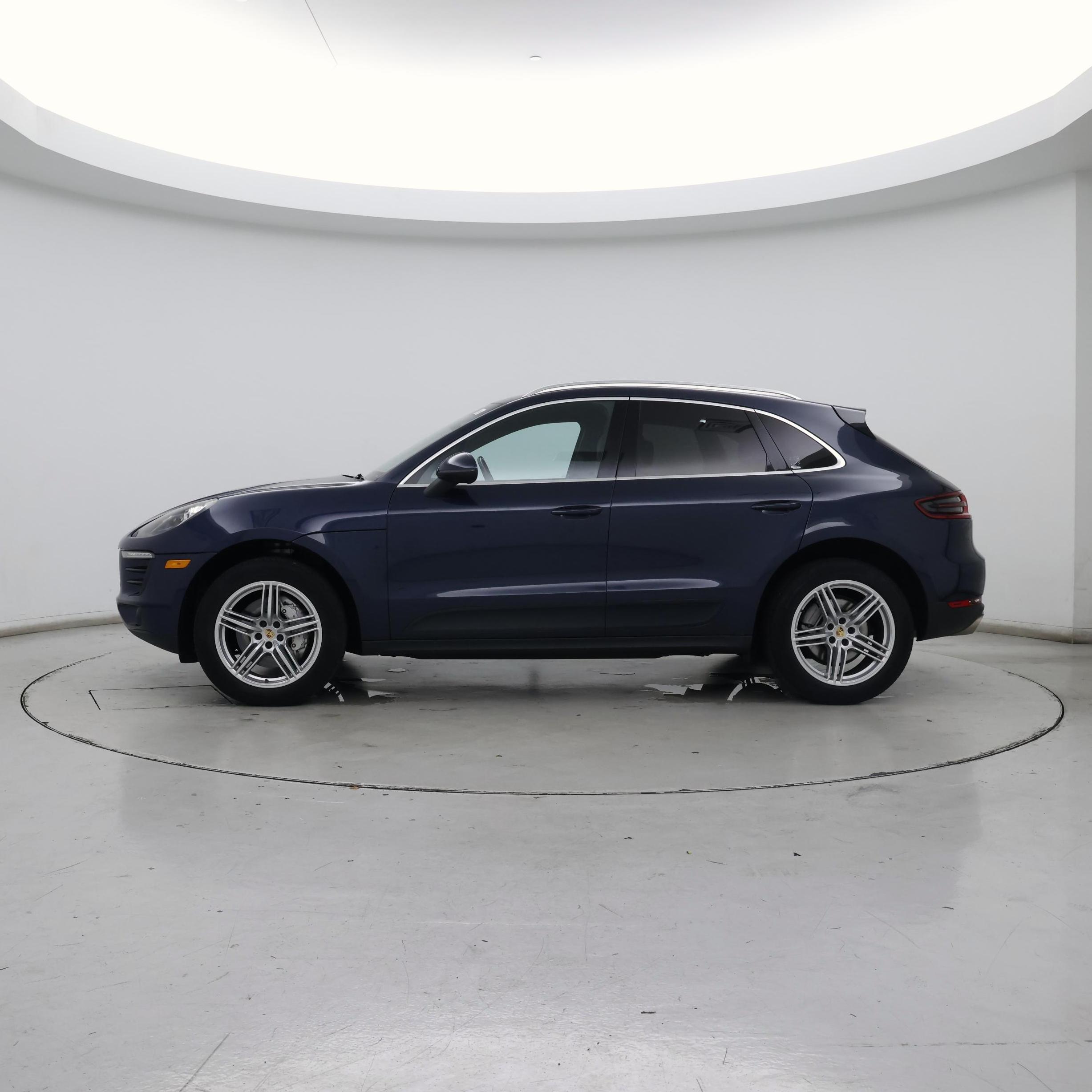 Thumbnail: 2016 Porsche Macan - 3