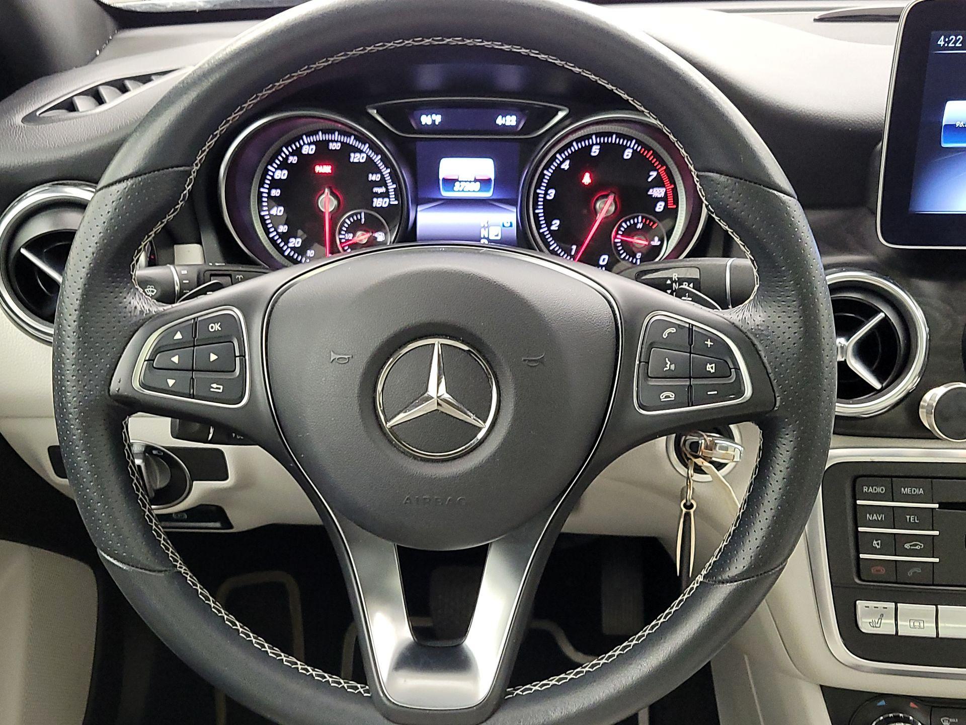 Thumbnail: 2018 Mercedes-Benz GLA - 10