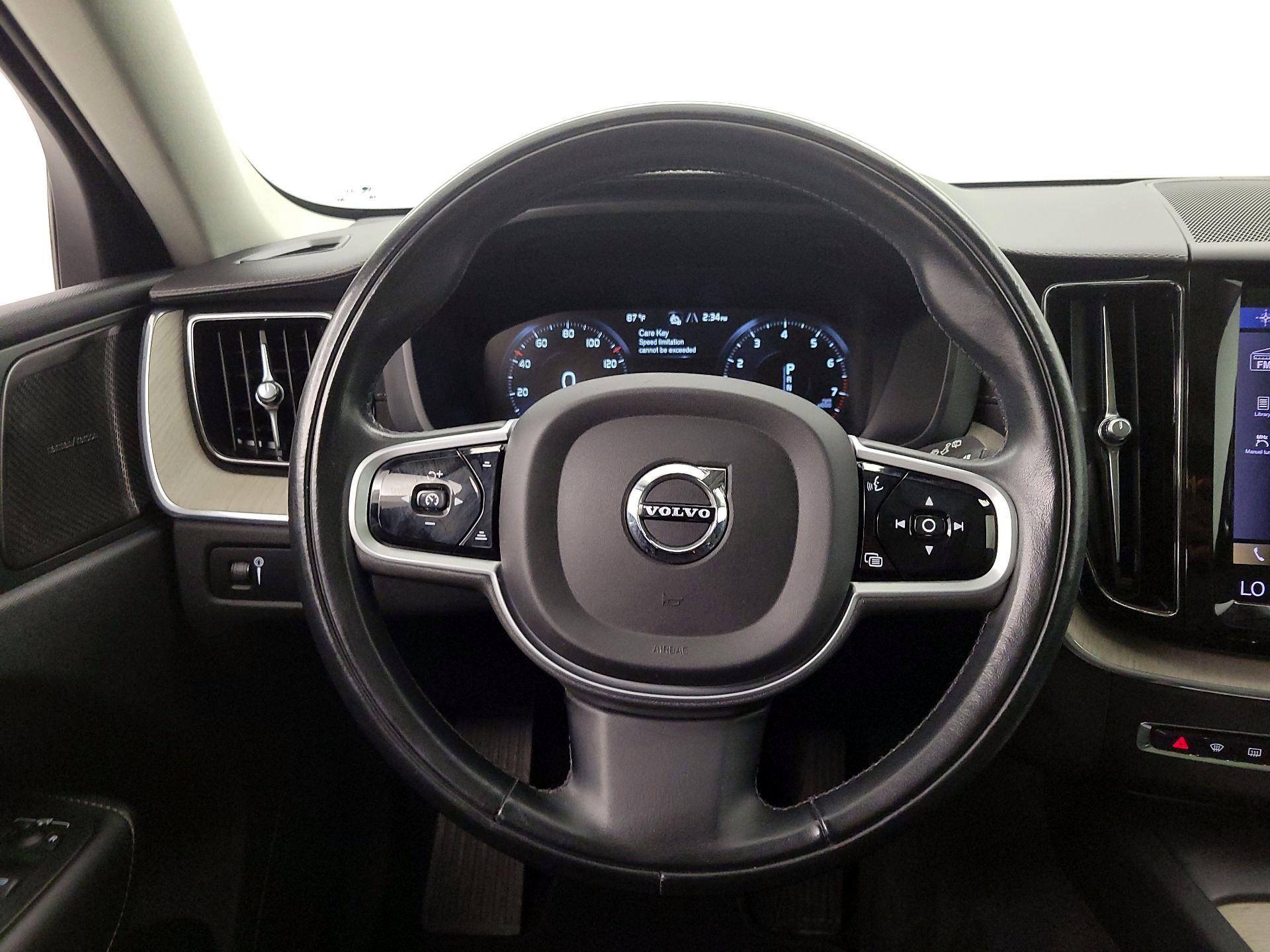 Thumbnail: 2021 Volvo XC60 - 10