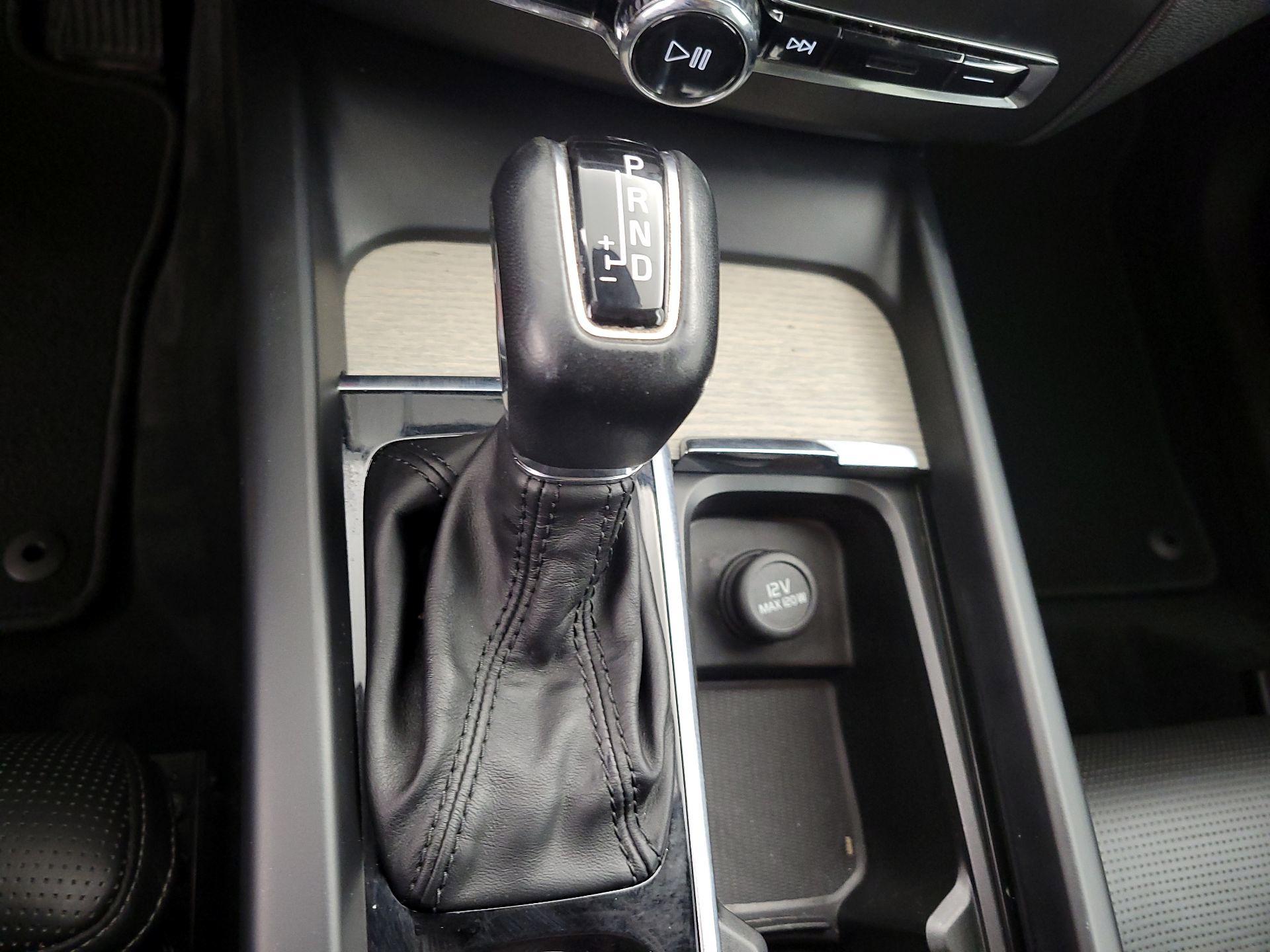 Thumbnail: 2021 Volvo XC60 - 17