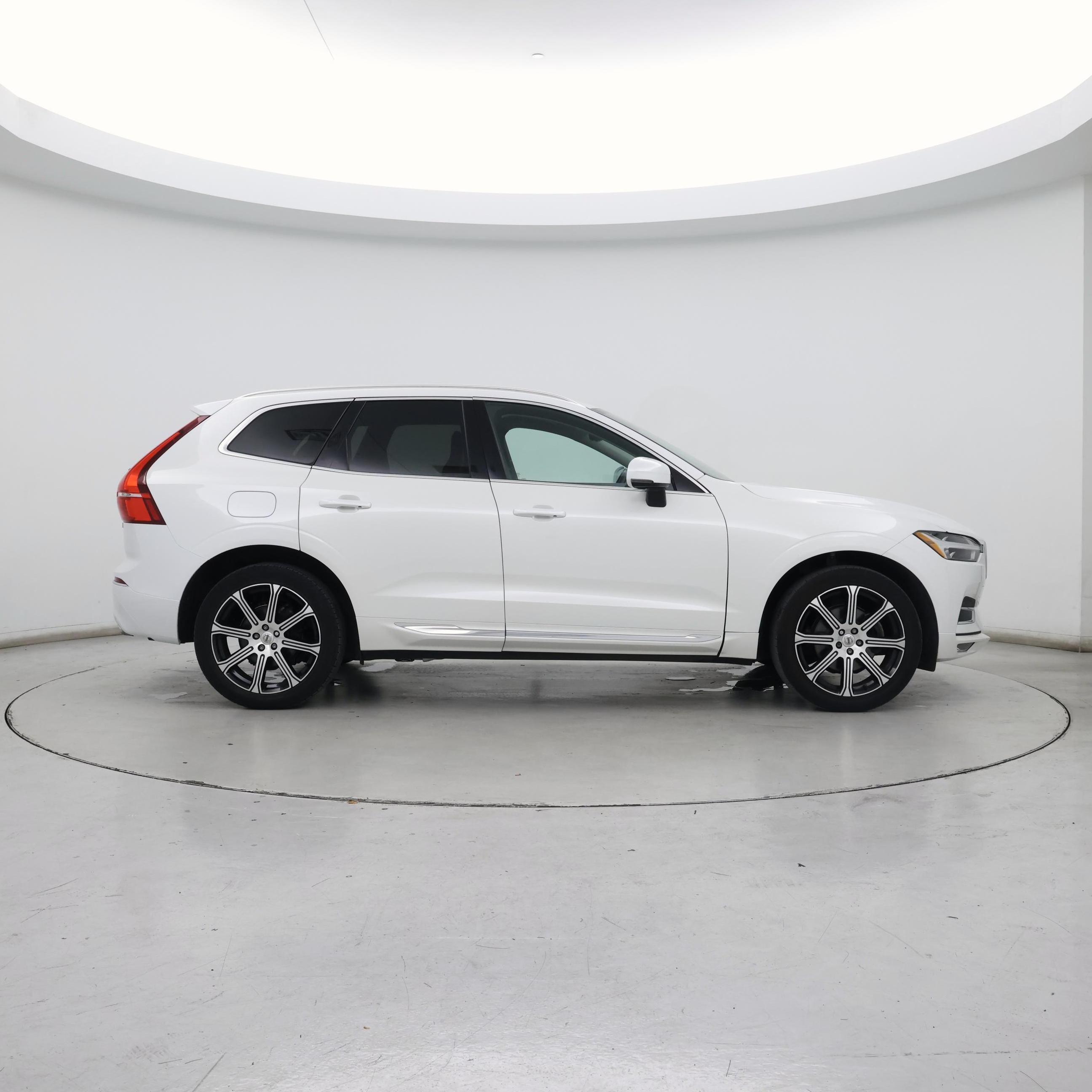 Thumbnail: 2021 Volvo XC60 - 7