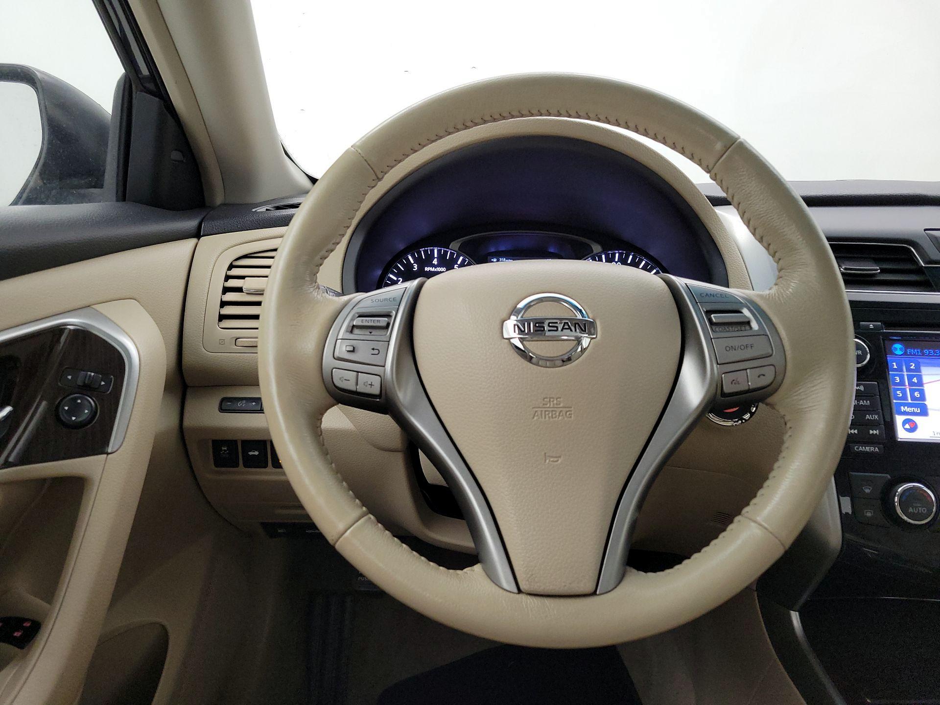 Thumbnail: 2013 Nissan Altima - 10
