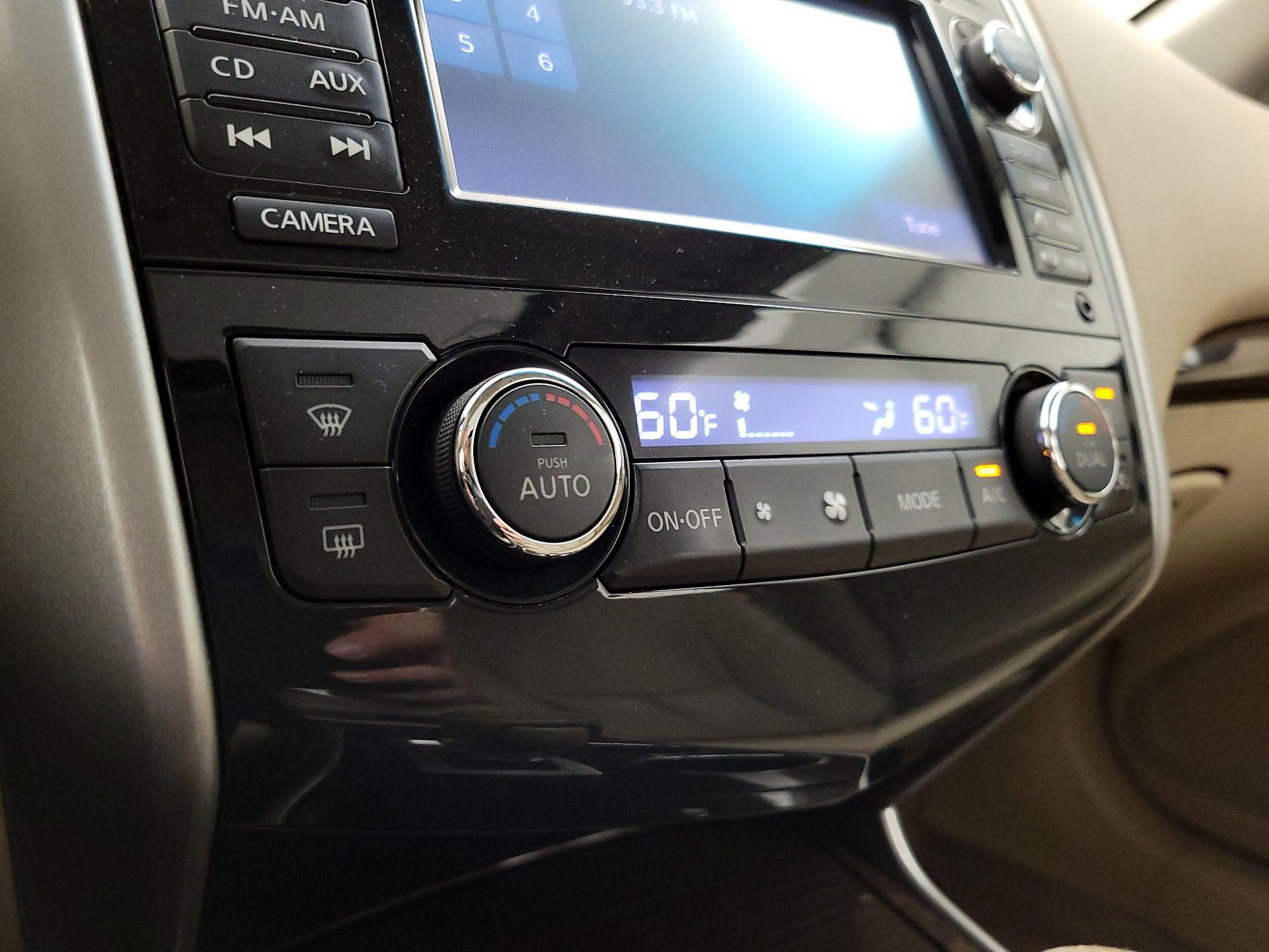 Thumbnail: 2013 Nissan Altima - 17