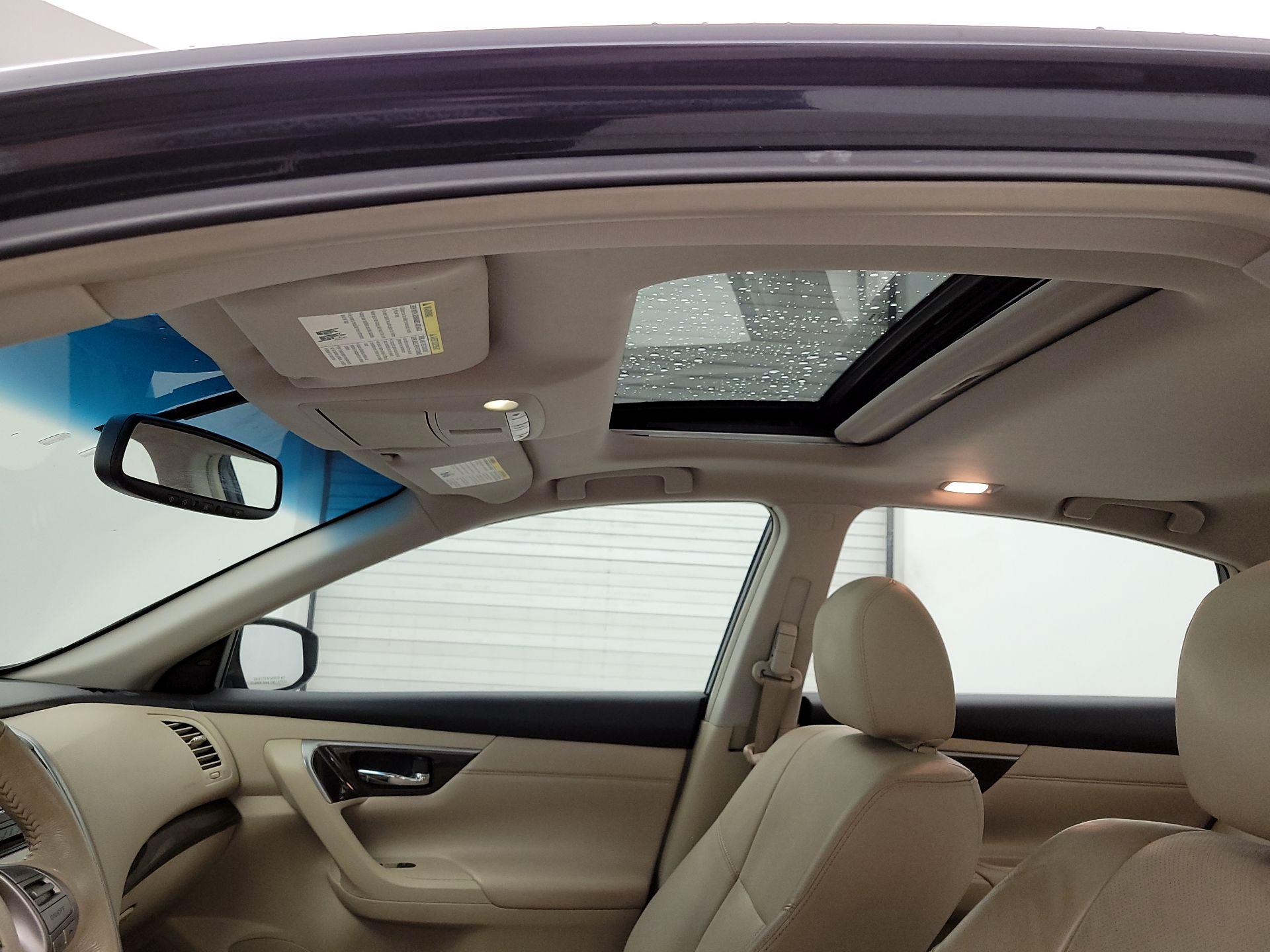Thumbnail: 2013 Nissan Altima - 20