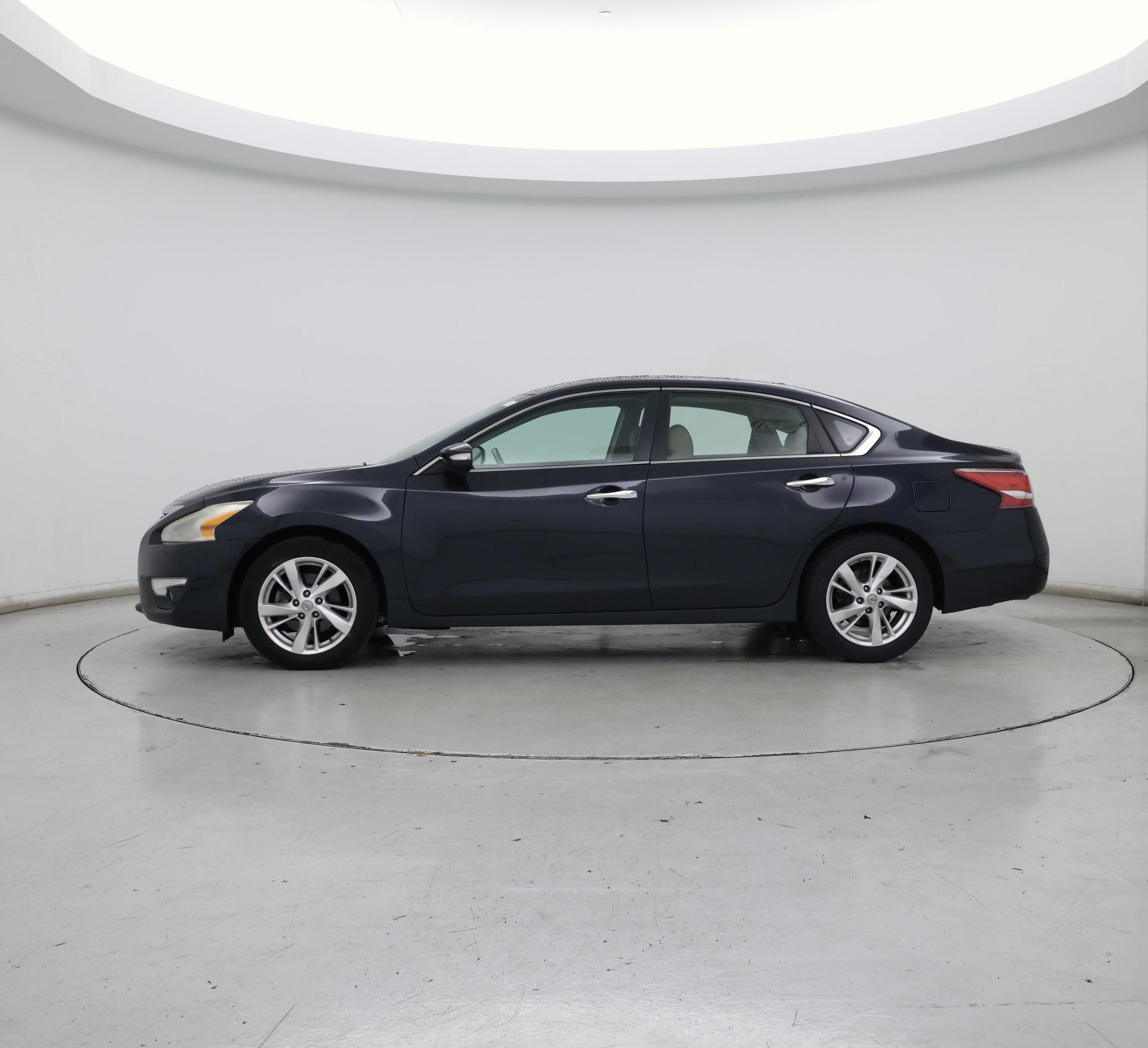 Thumbnail: 2013 Nissan Altima - 3