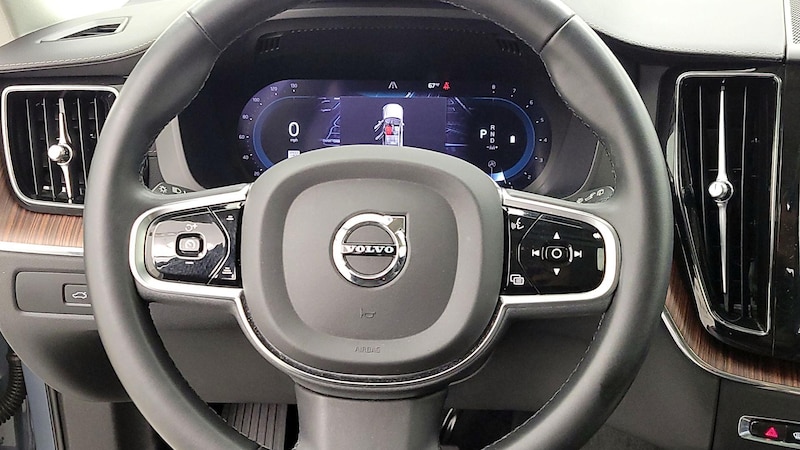 2023 Volvo XC60 B5 Ultimate 10