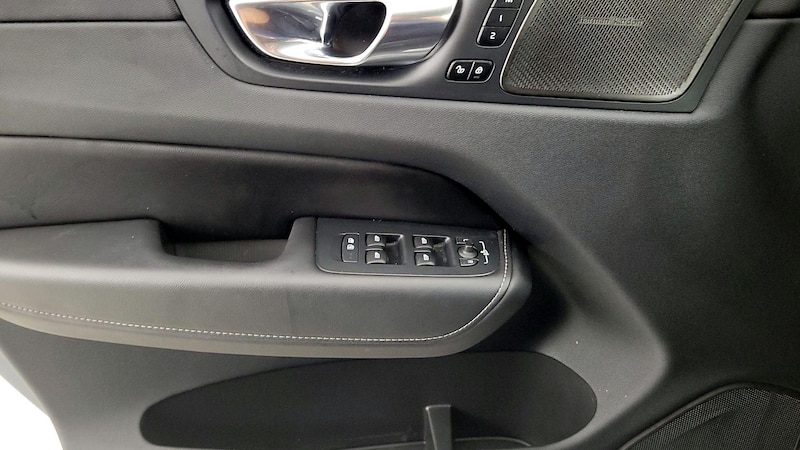 2023 Volvo XC60 B5 Ultimate 12