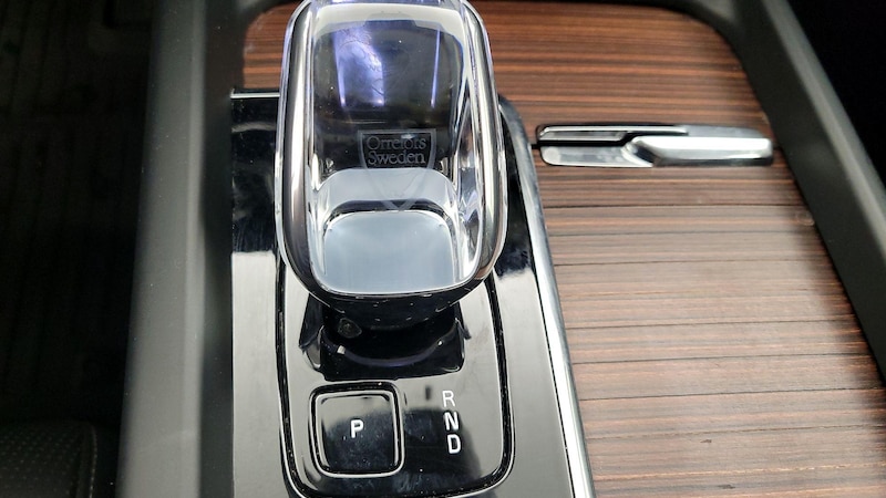 2023 Volvo XC60 B5 Ultimate 17