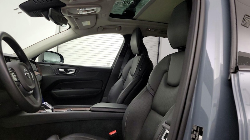 2023 Volvo XC60 B5 Ultimate 19