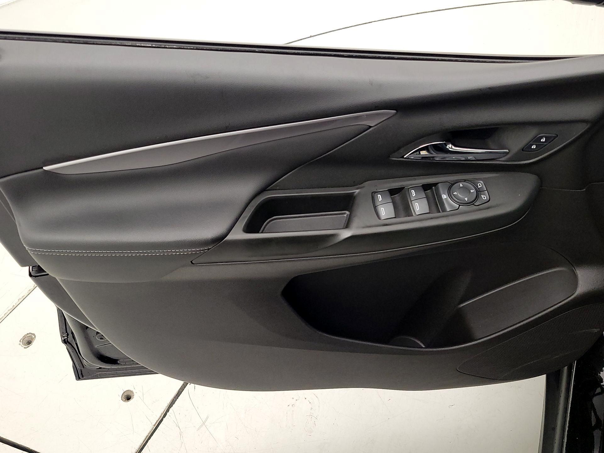 Thumbnail: 2022 Chevrolet Bolt EV - 12