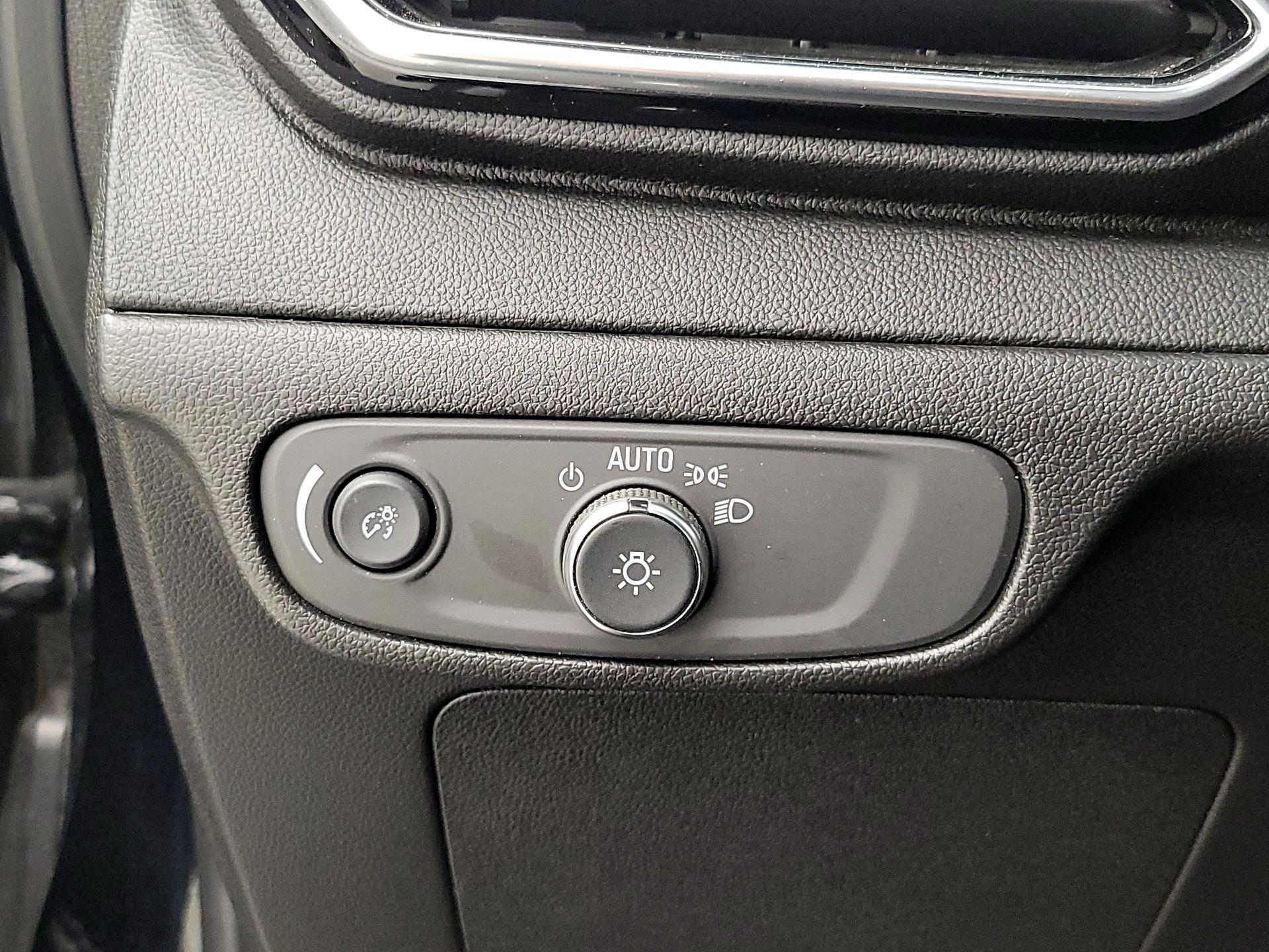Thumbnail: 2022 Chevrolet Bolt EV - 13