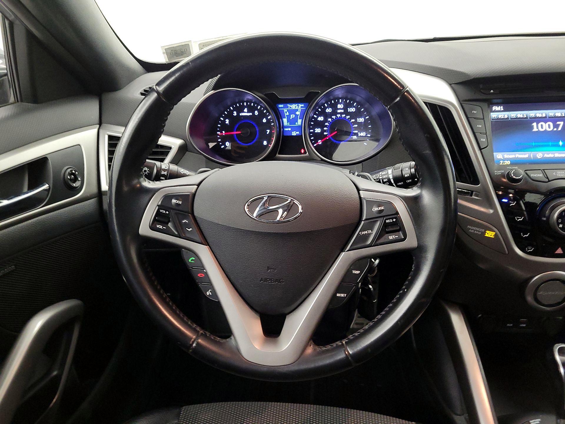 Thumbnail: 2016 Hyundai Veloster - 10