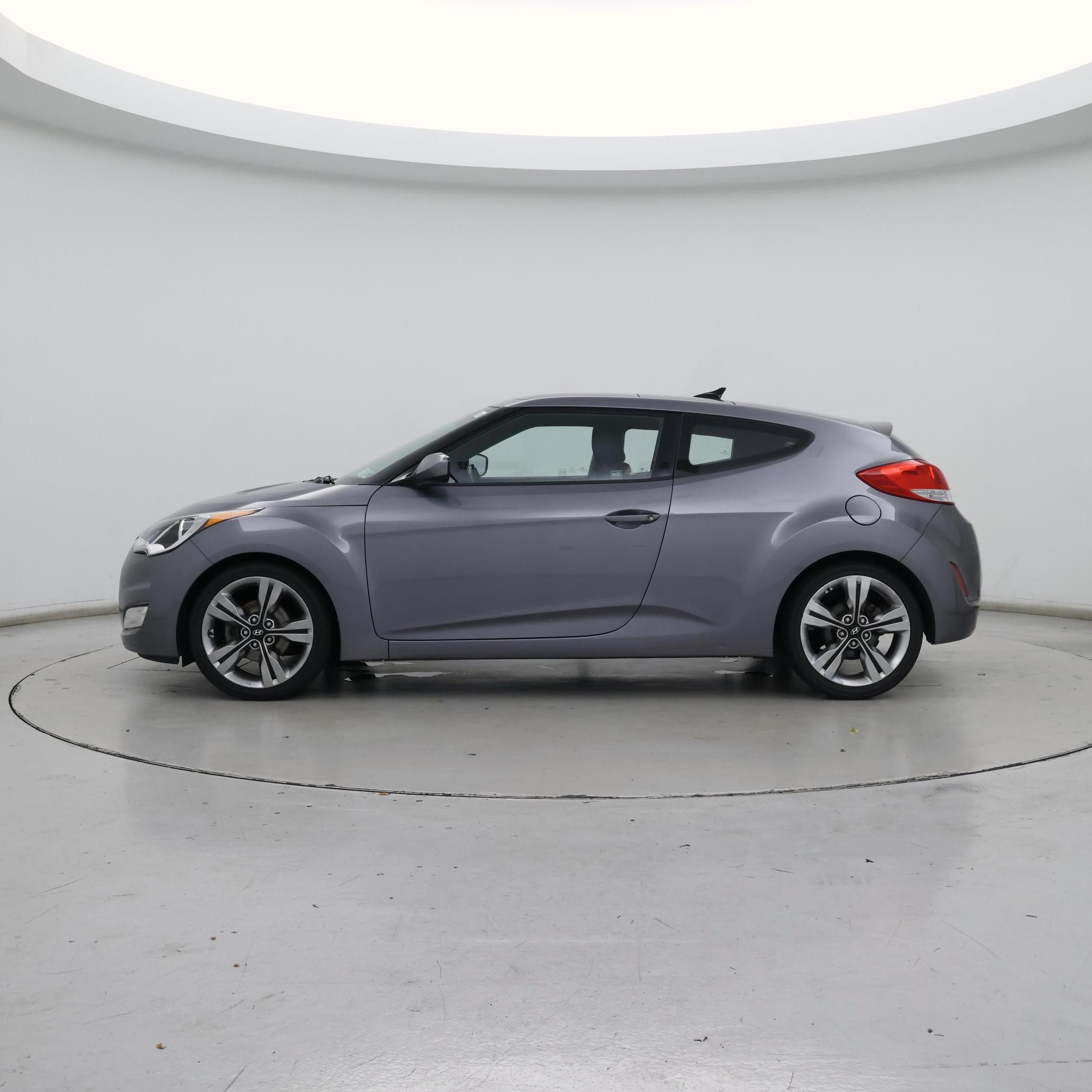 Thumbnail: 2016 Hyundai Veloster - 3