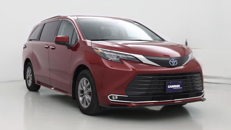 2024 Toyota Sienna XLE Hero Image