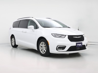 2022 Chrysler Pacifica Touring L -
                  Saint James, NY