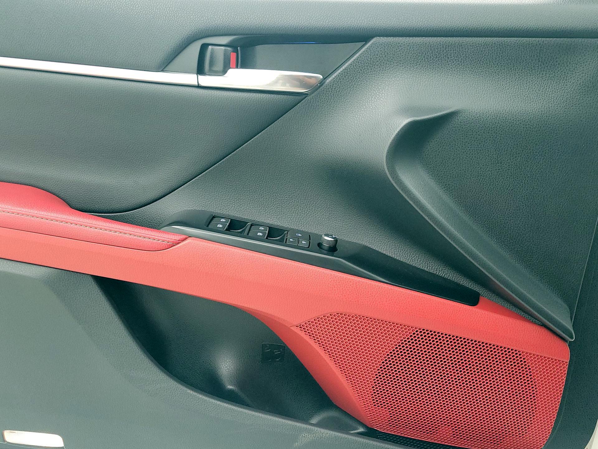 Thumbnail: 2020 Toyota Camry - 12