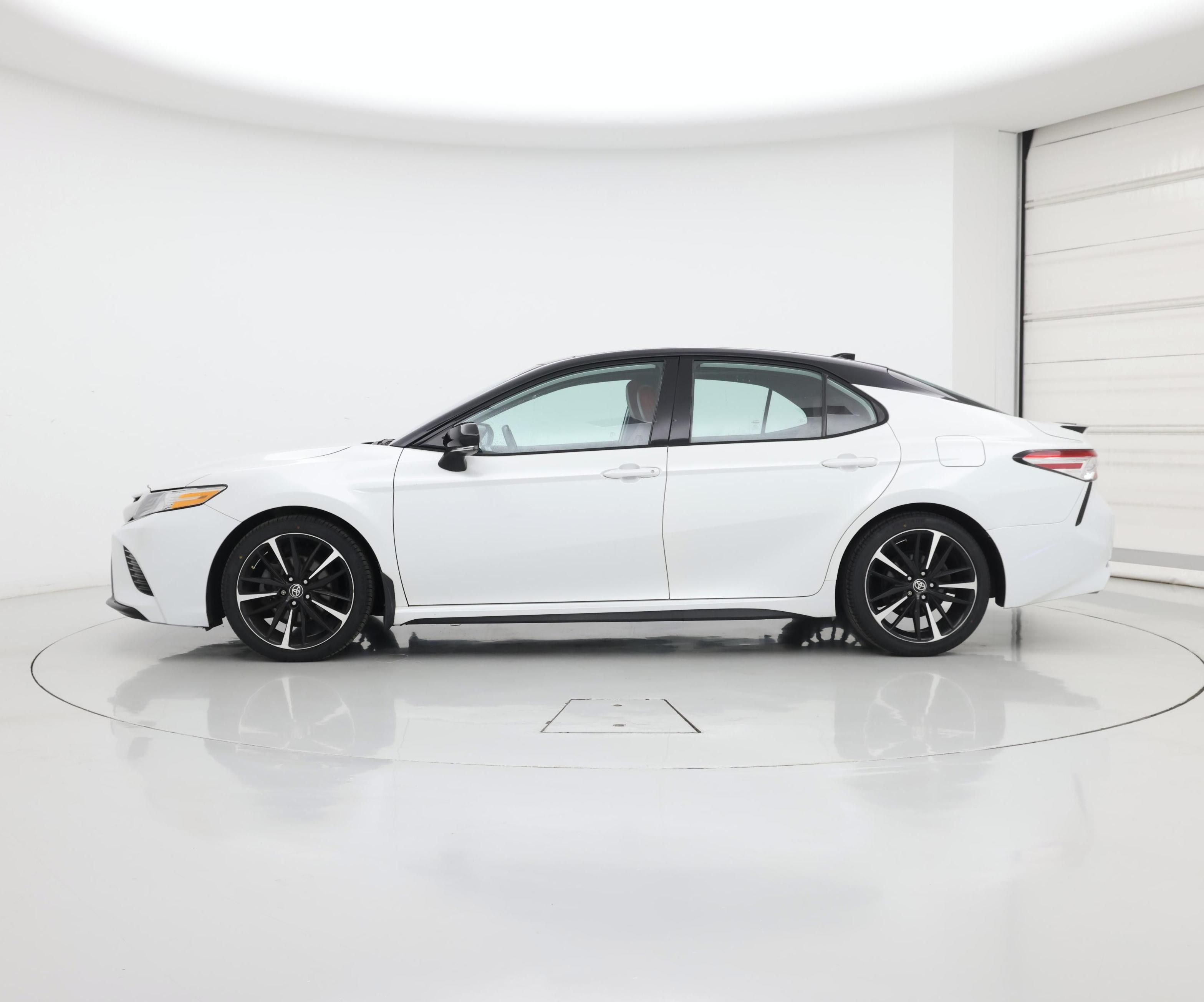 Thumbnail: 2020 Toyota Camry - 3