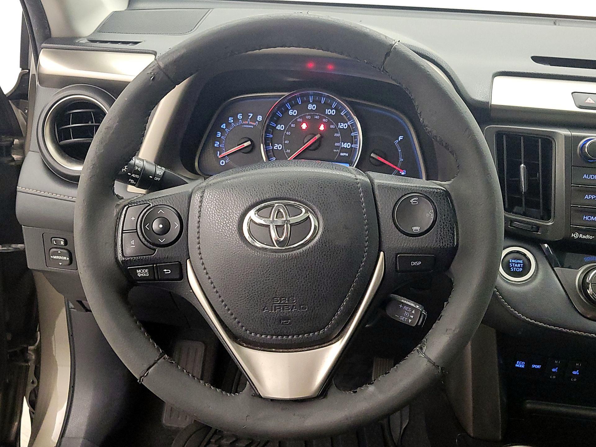 Thumbnail: 2015 Toyota RAV4 - 10