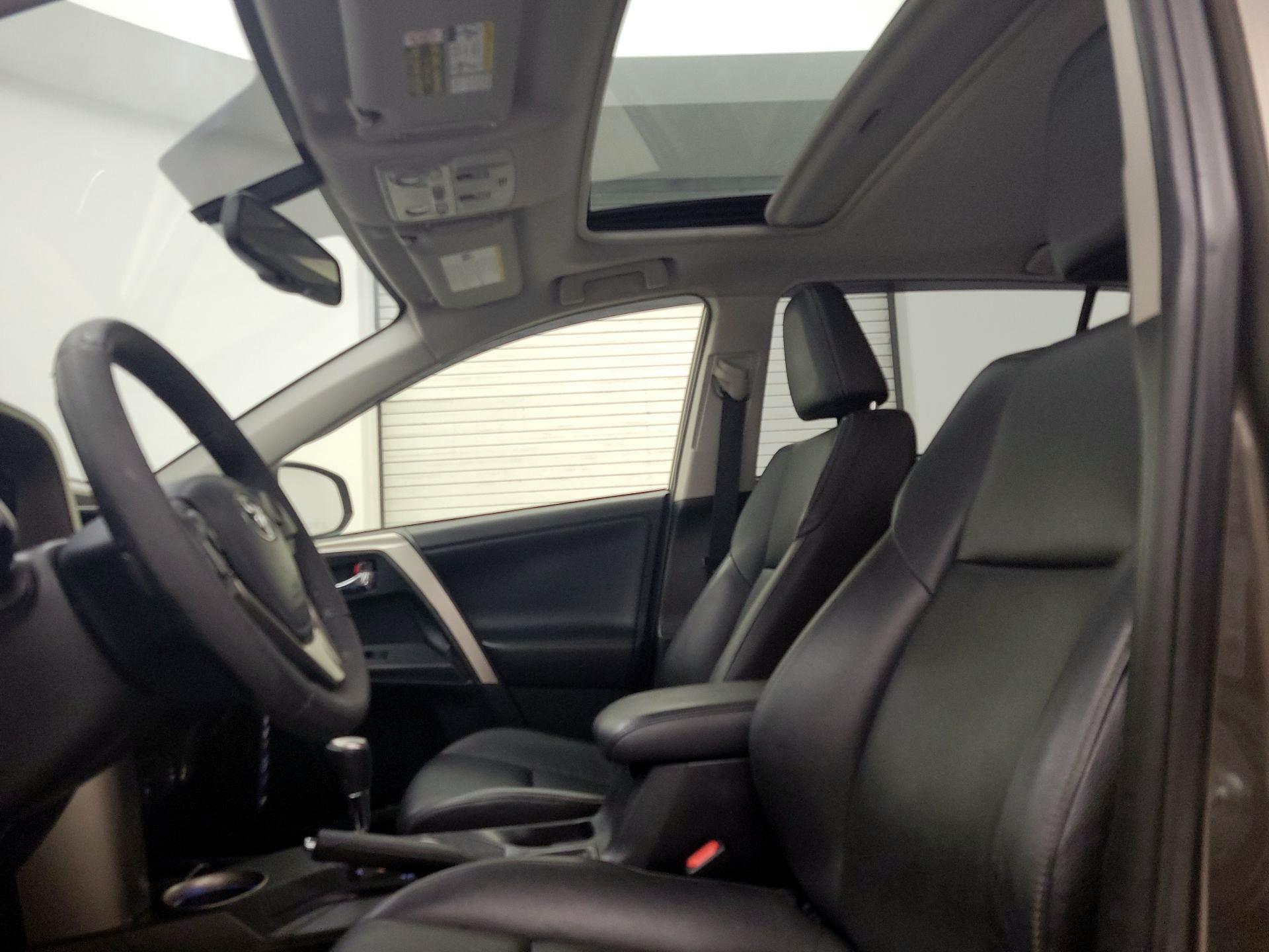 Thumbnail: 2015 Toyota RAV4 - 19