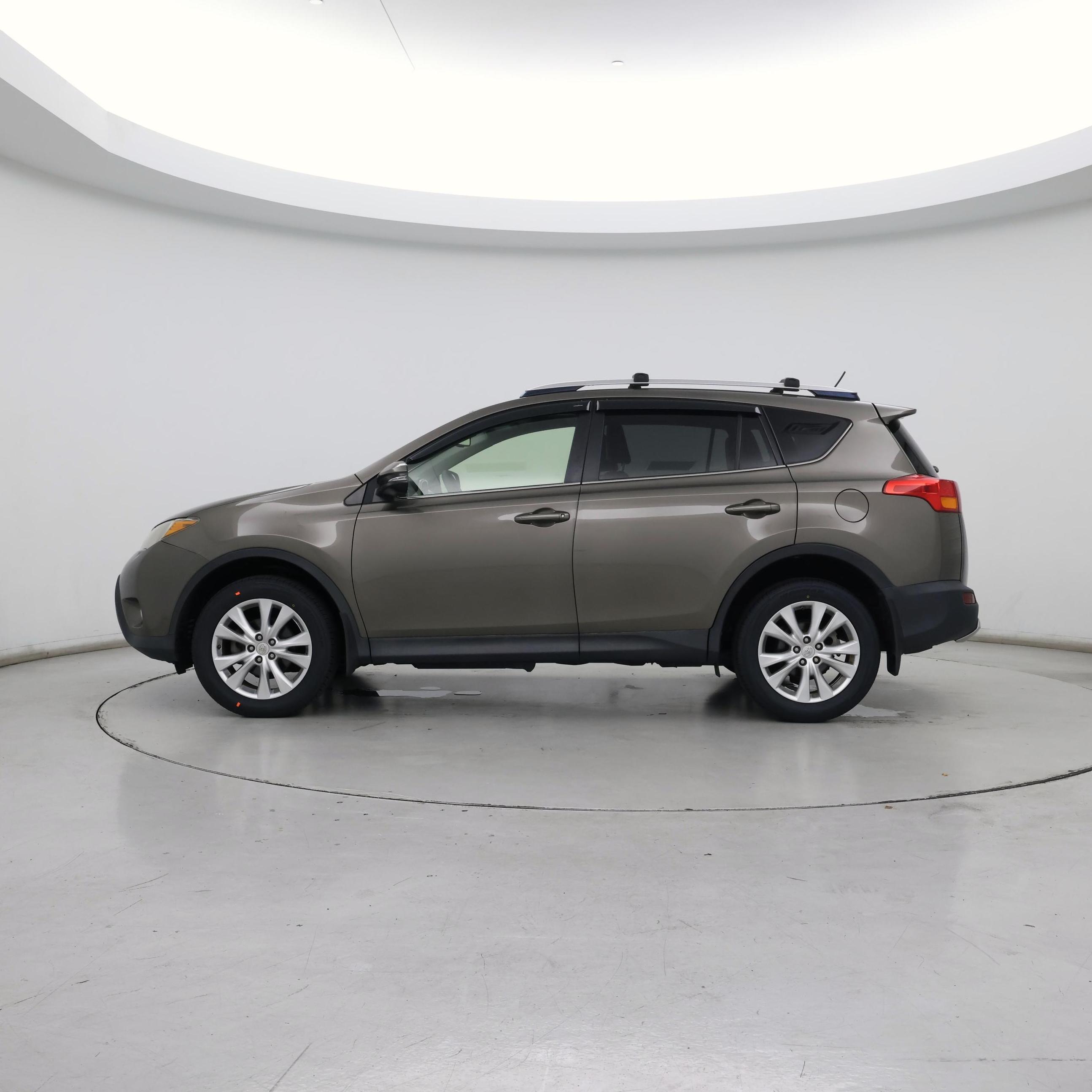 Thumbnail: 2015 Toyota RAV4 - 3