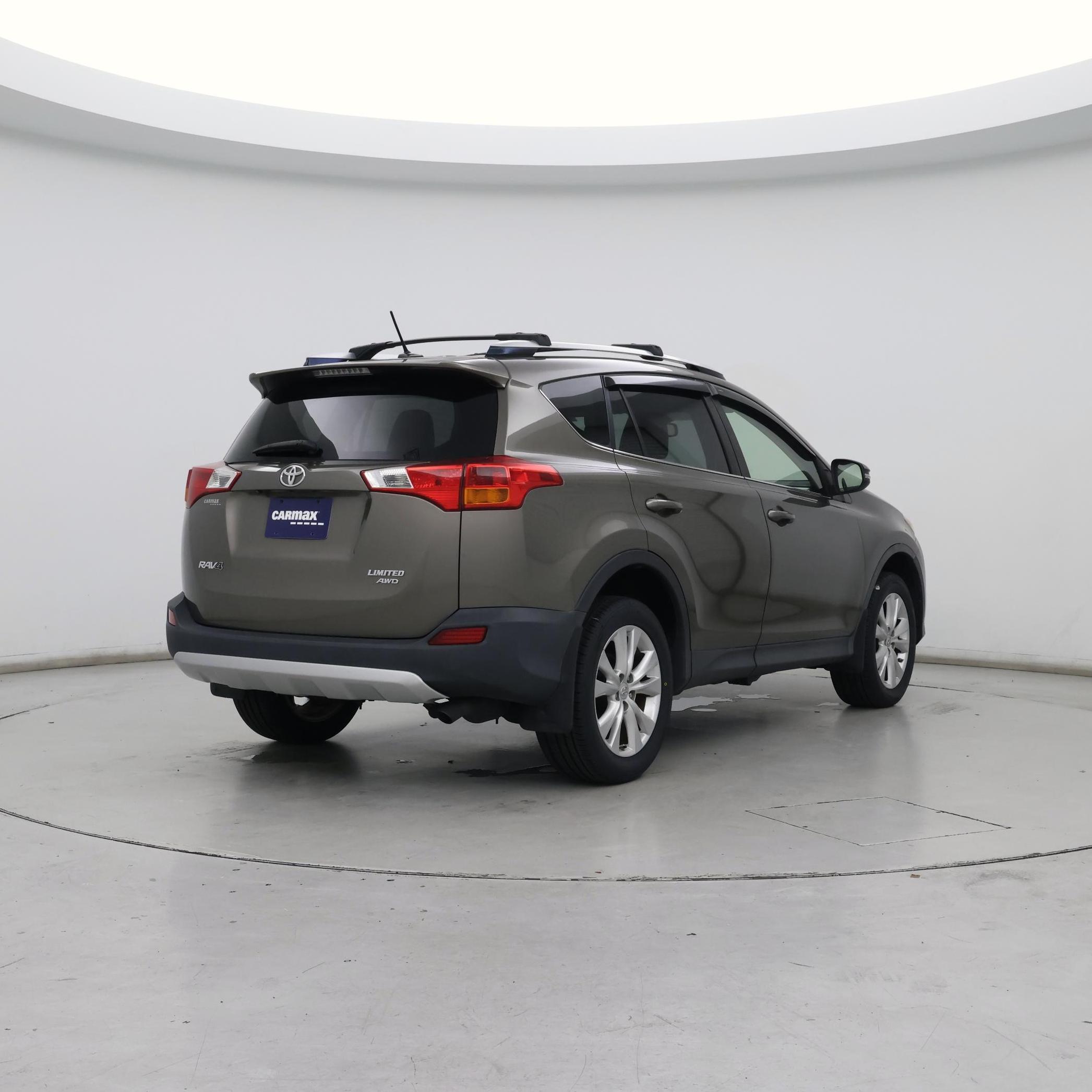 Thumbnail: 2015 Toyota RAV4 - 8