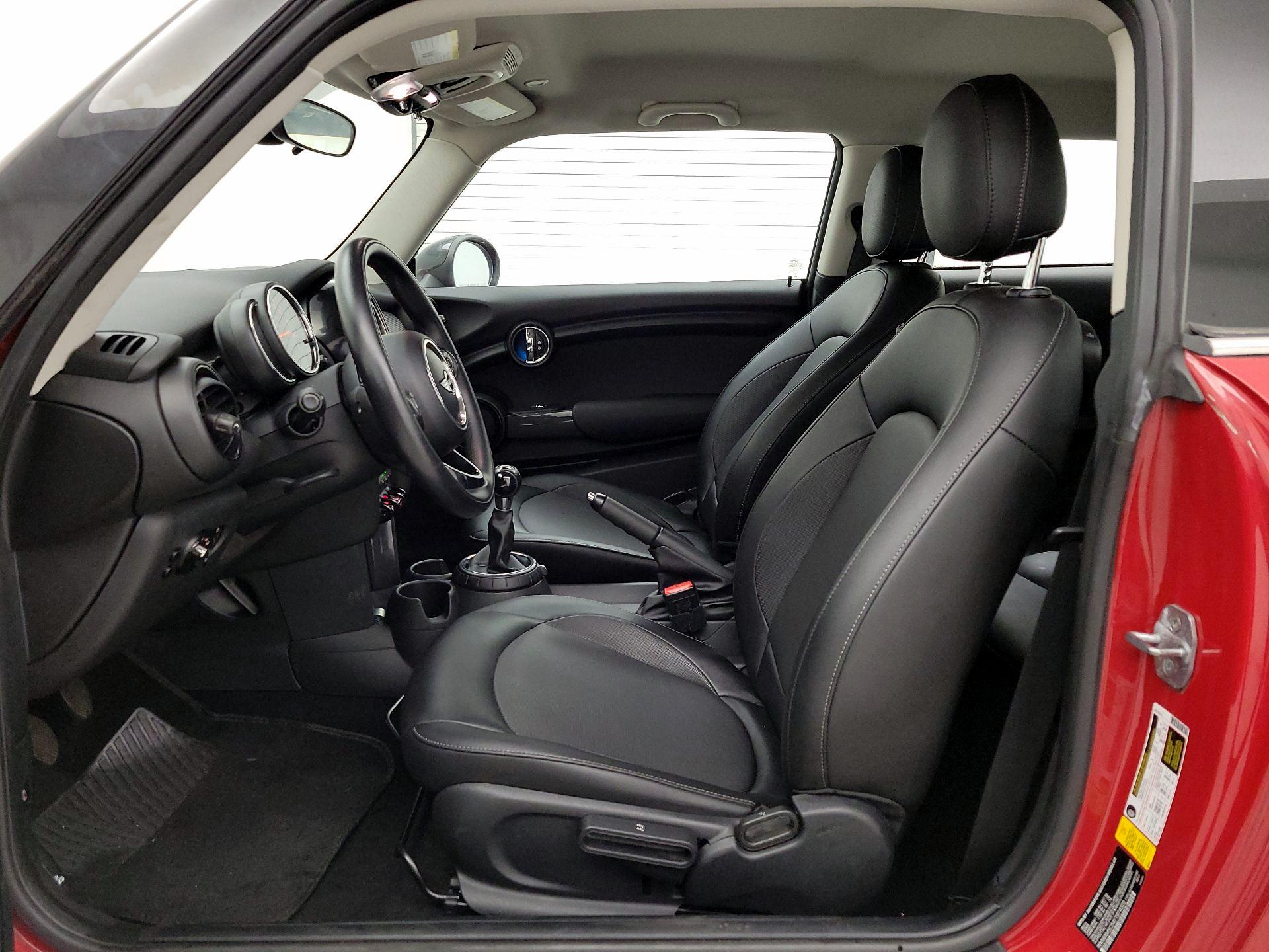 Thumbnail: 2015 MINI Cooper Hardtop - 11