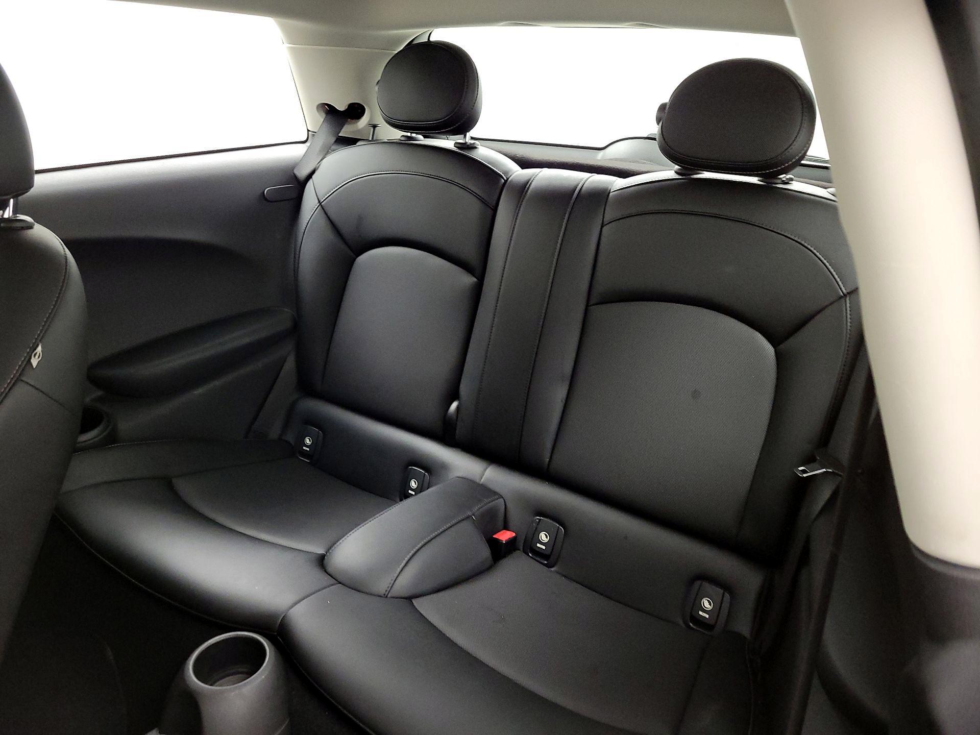 Thumbnail: 2015 MINI Cooper Hardtop - 18