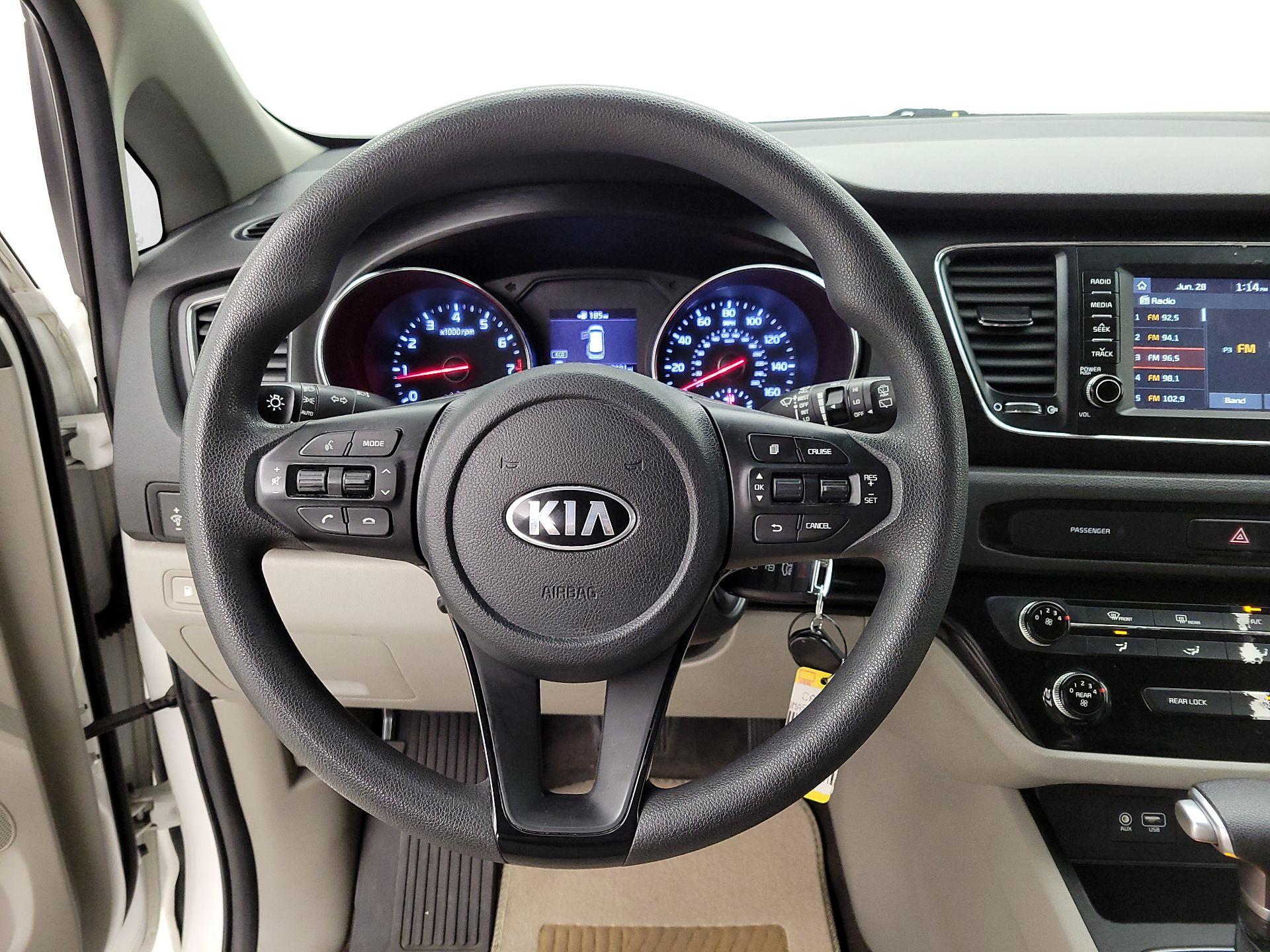 Thumbnail: 2020 Kia Sedona - 10