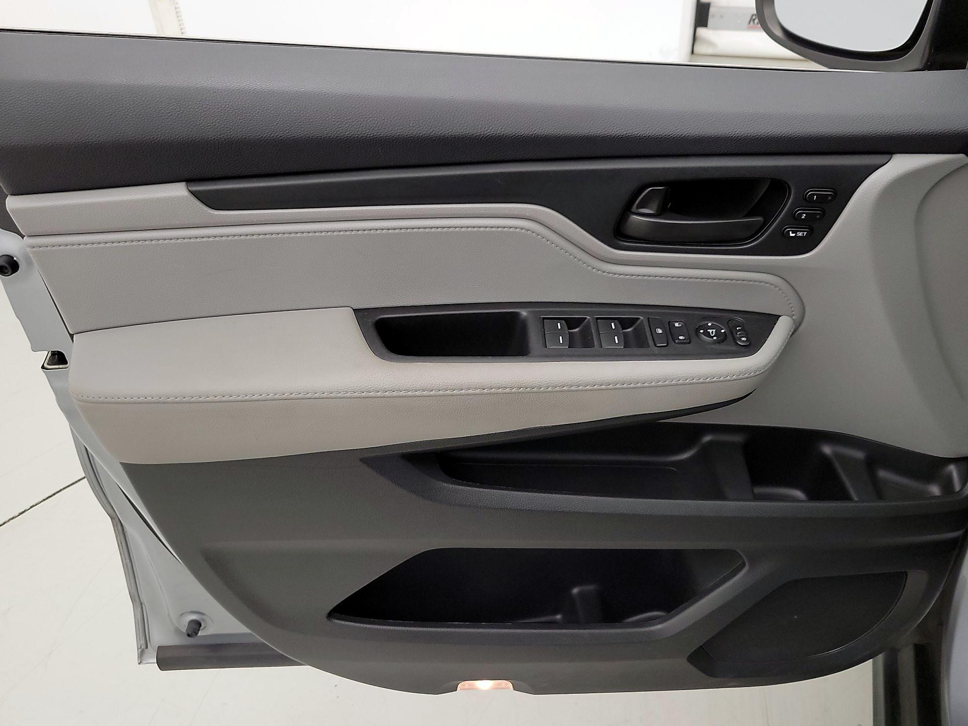 Thumbnail: 2019 Honda Odyssey - 12