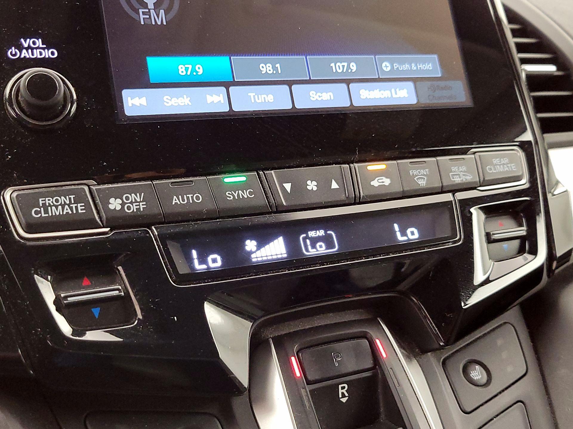 Thumbnail: 2019 Honda Odyssey - 16
