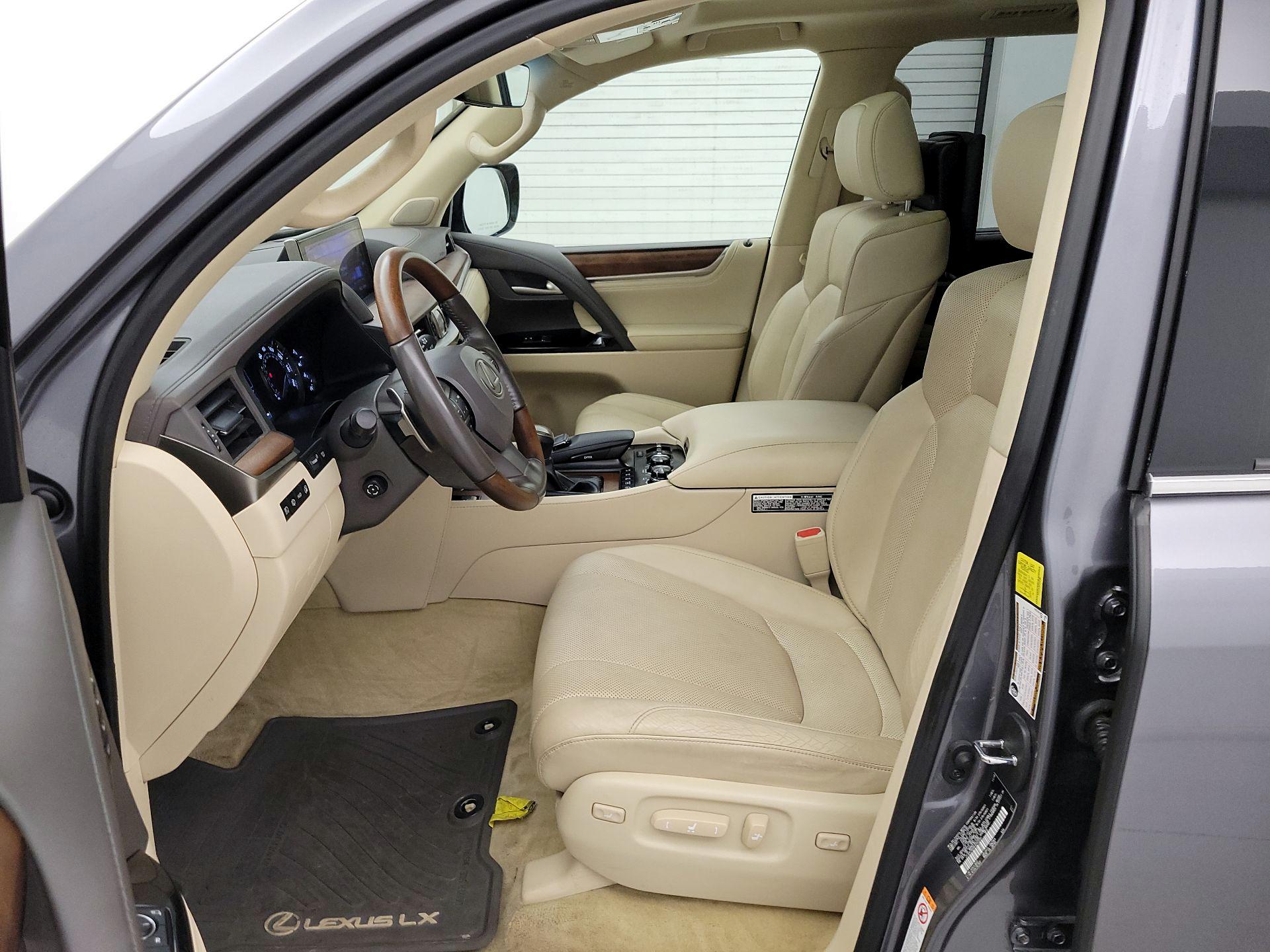 Thumbnail: 2019 Lexus LX - 11