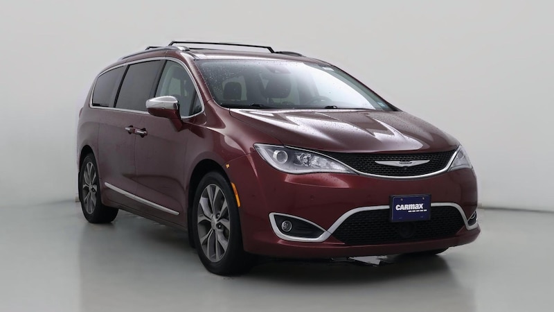 2017 Chrysler Pacifica Limited Hero Image