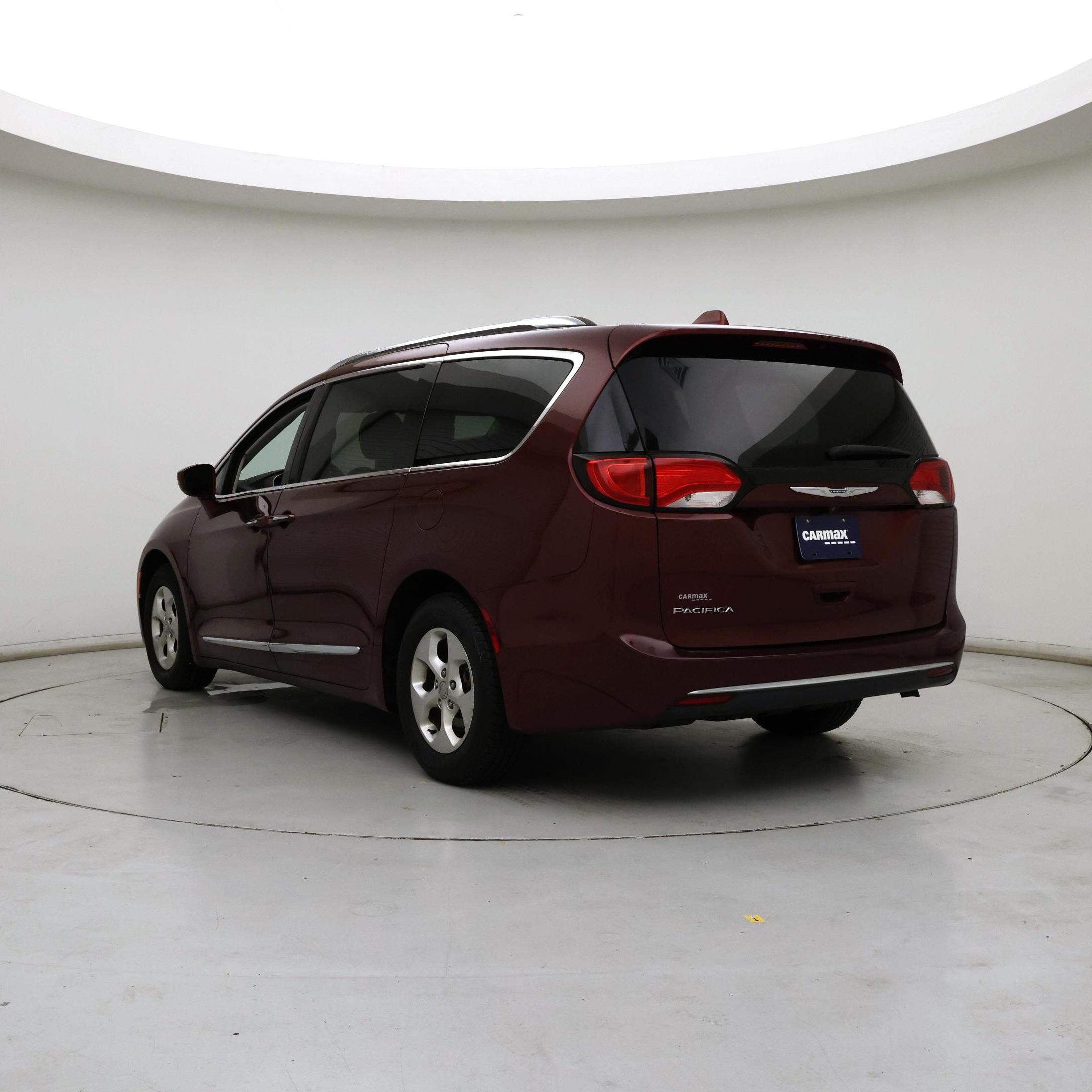 Thumbnail: 2017 Chrysler Pacifica - 2