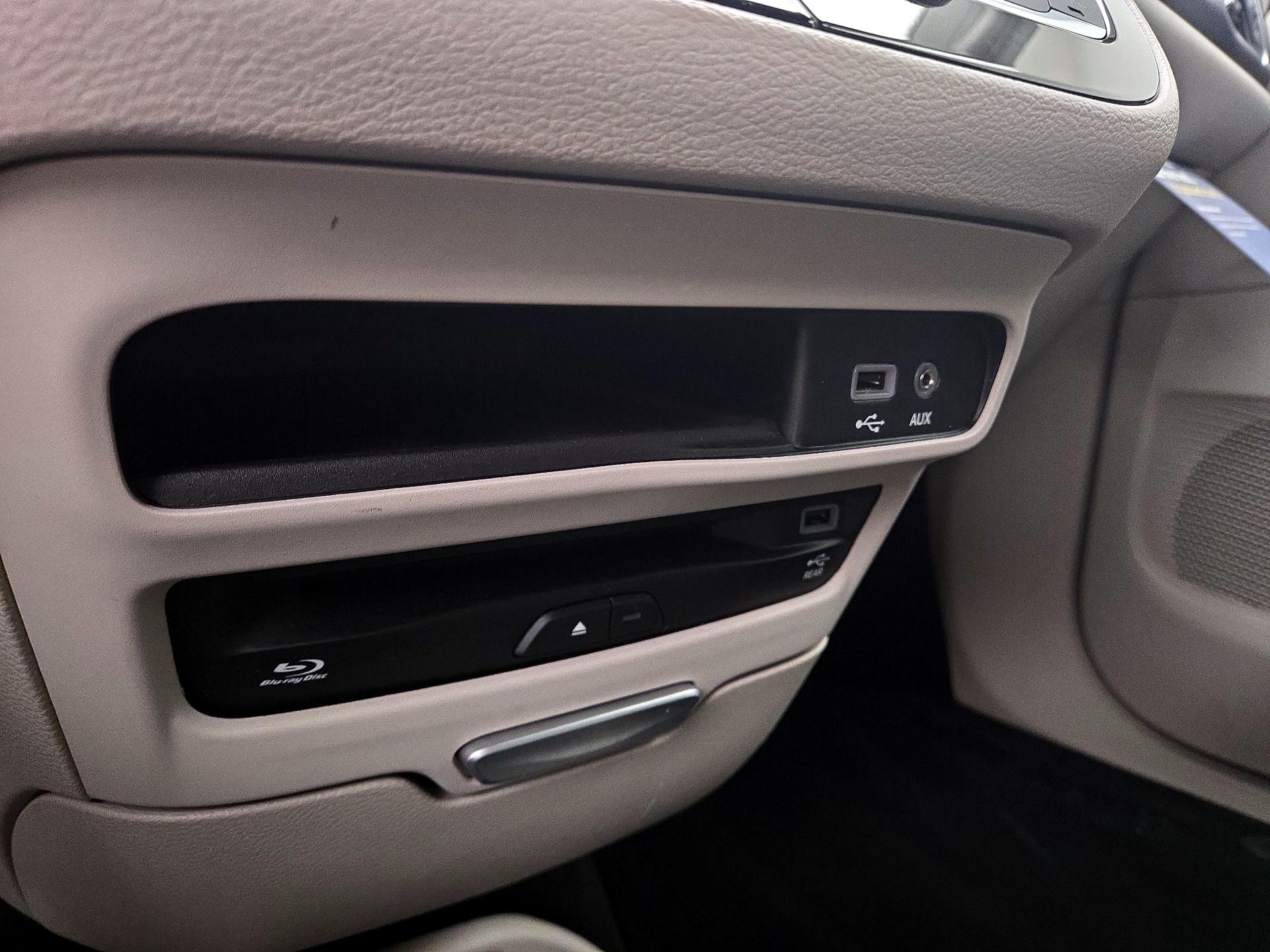 Thumbnail: 2017 Chrysler Pacifica - 19