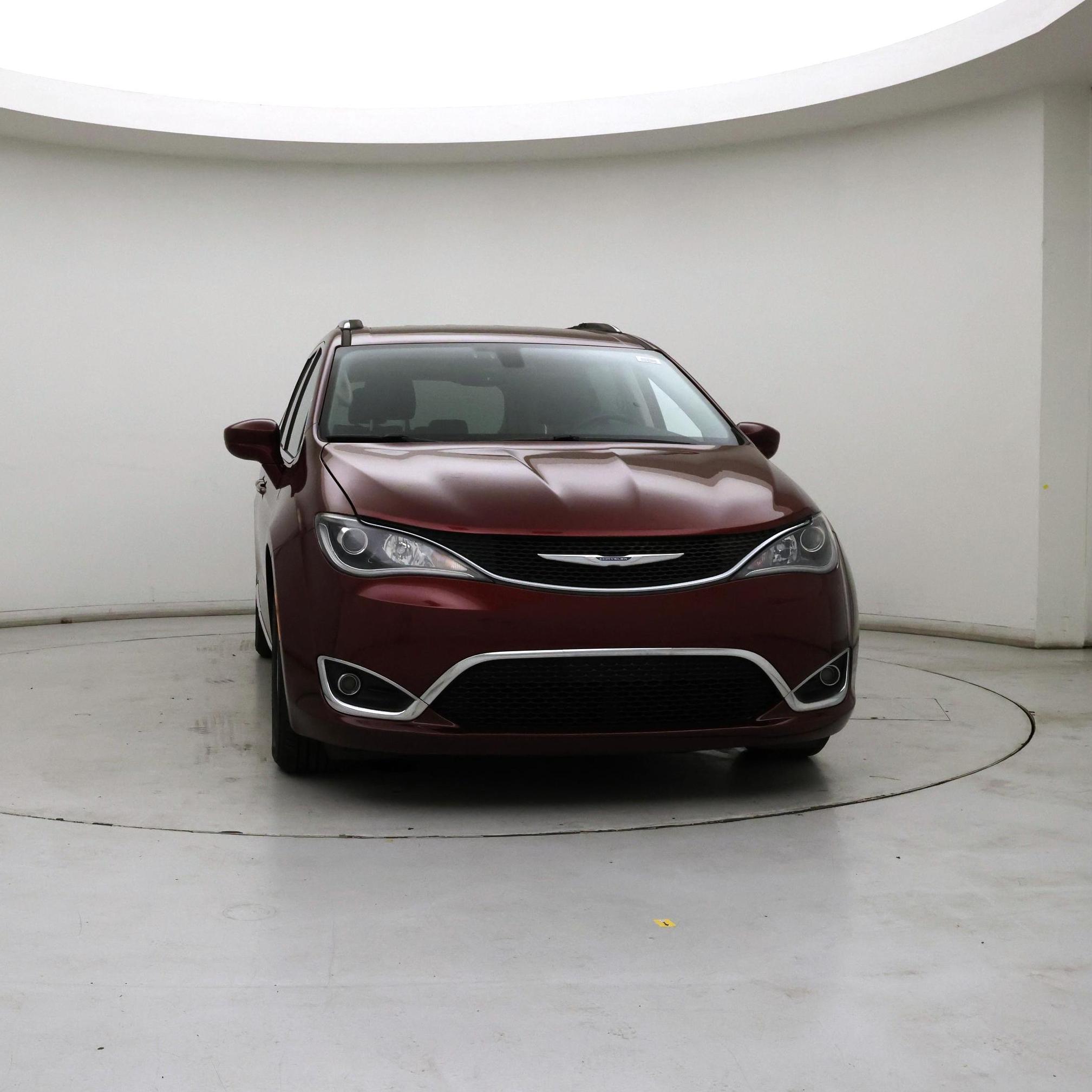 Thumbnail: 2017 Chrysler Pacifica - 5
