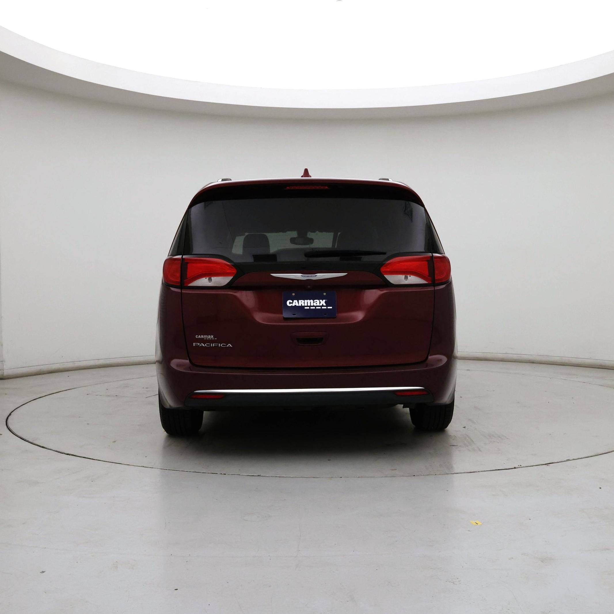 Thumbnail: 2017 Chrysler Pacifica - 6