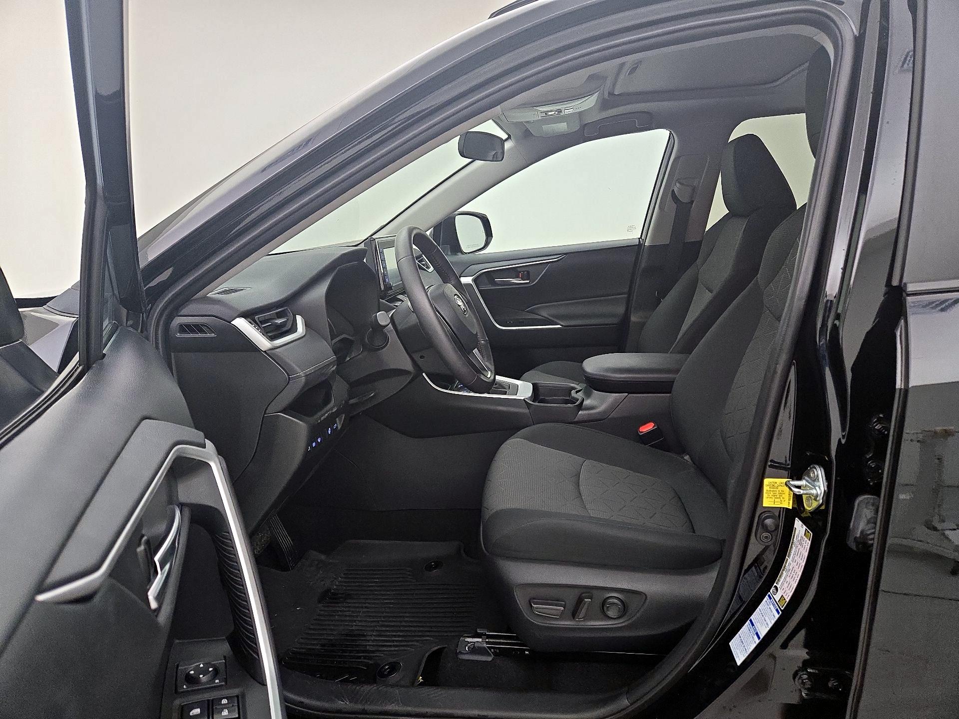 Thumbnail: 2021 Toyota RAV4 - 11