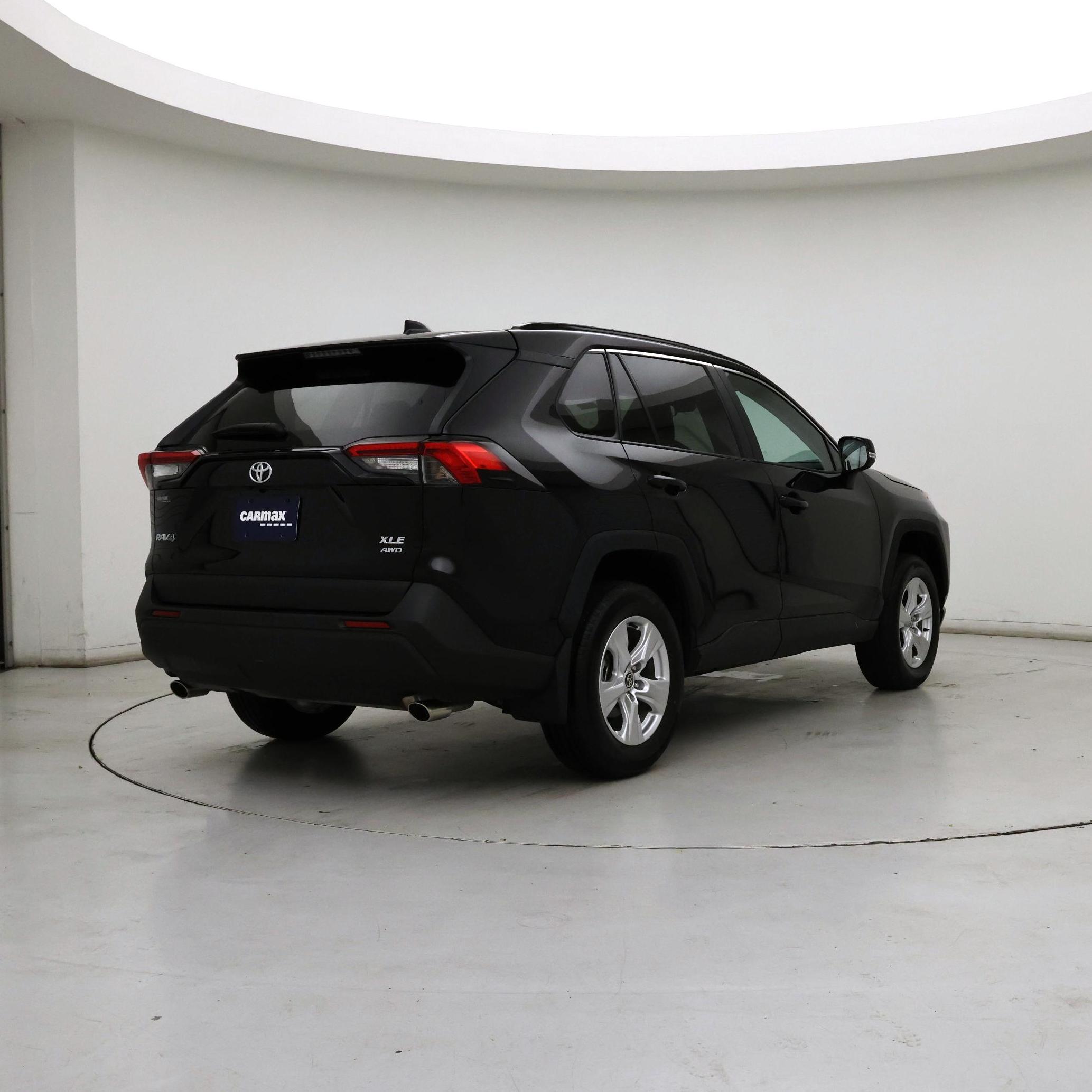Thumbnail: 2021 Toyota RAV4 - 8
