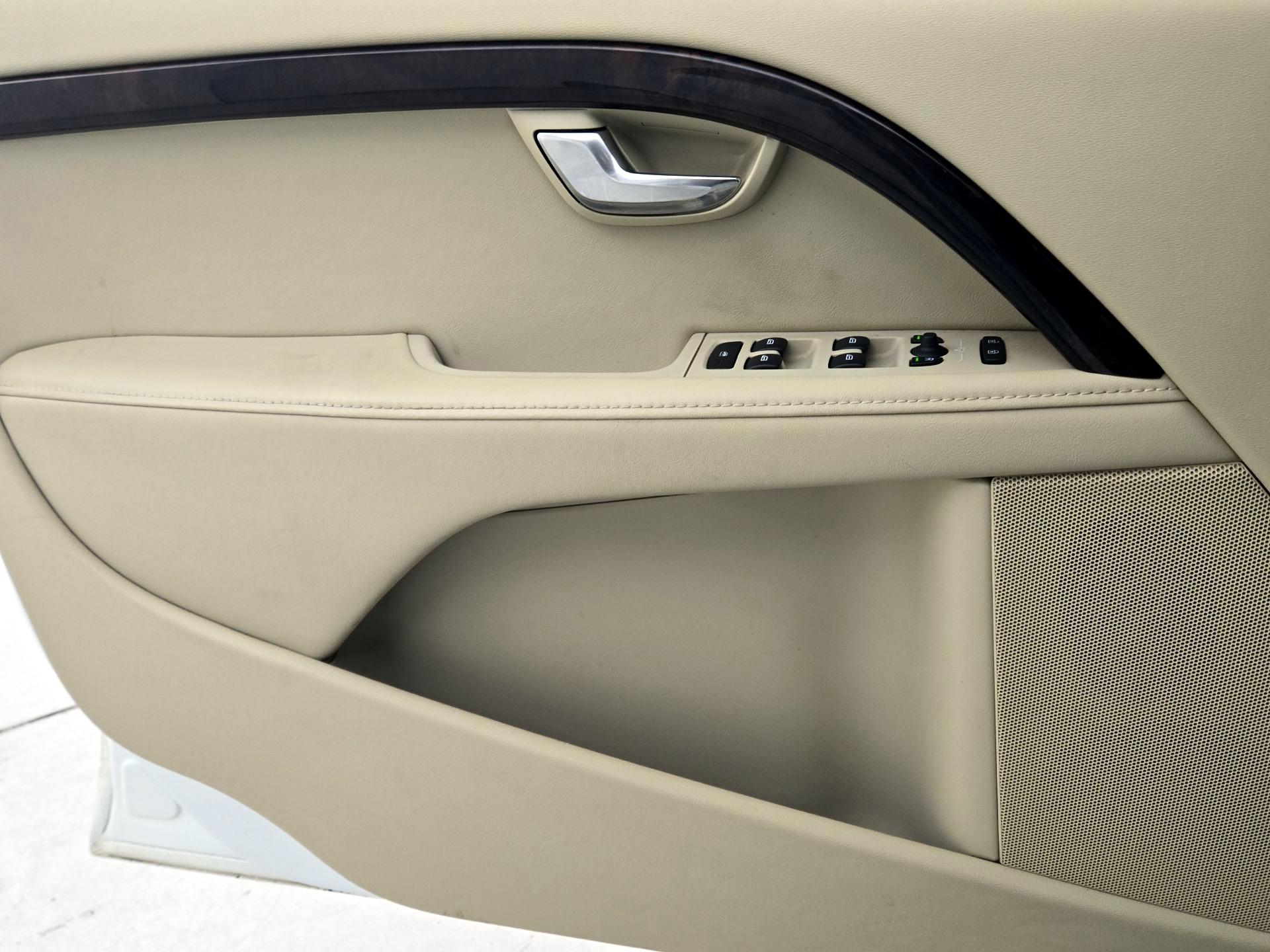 Thumbnail: 2015 Volvo S80 - 12