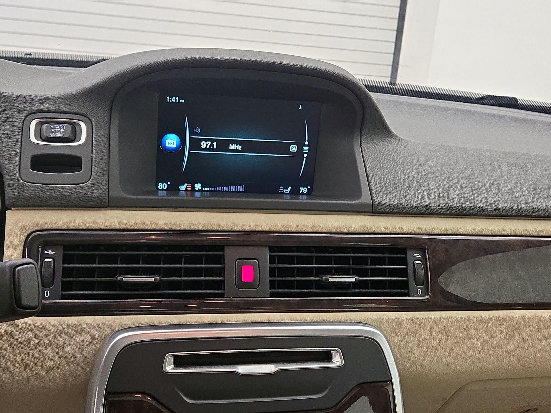 Thumbnail: 2015 Volvo S80 - 14