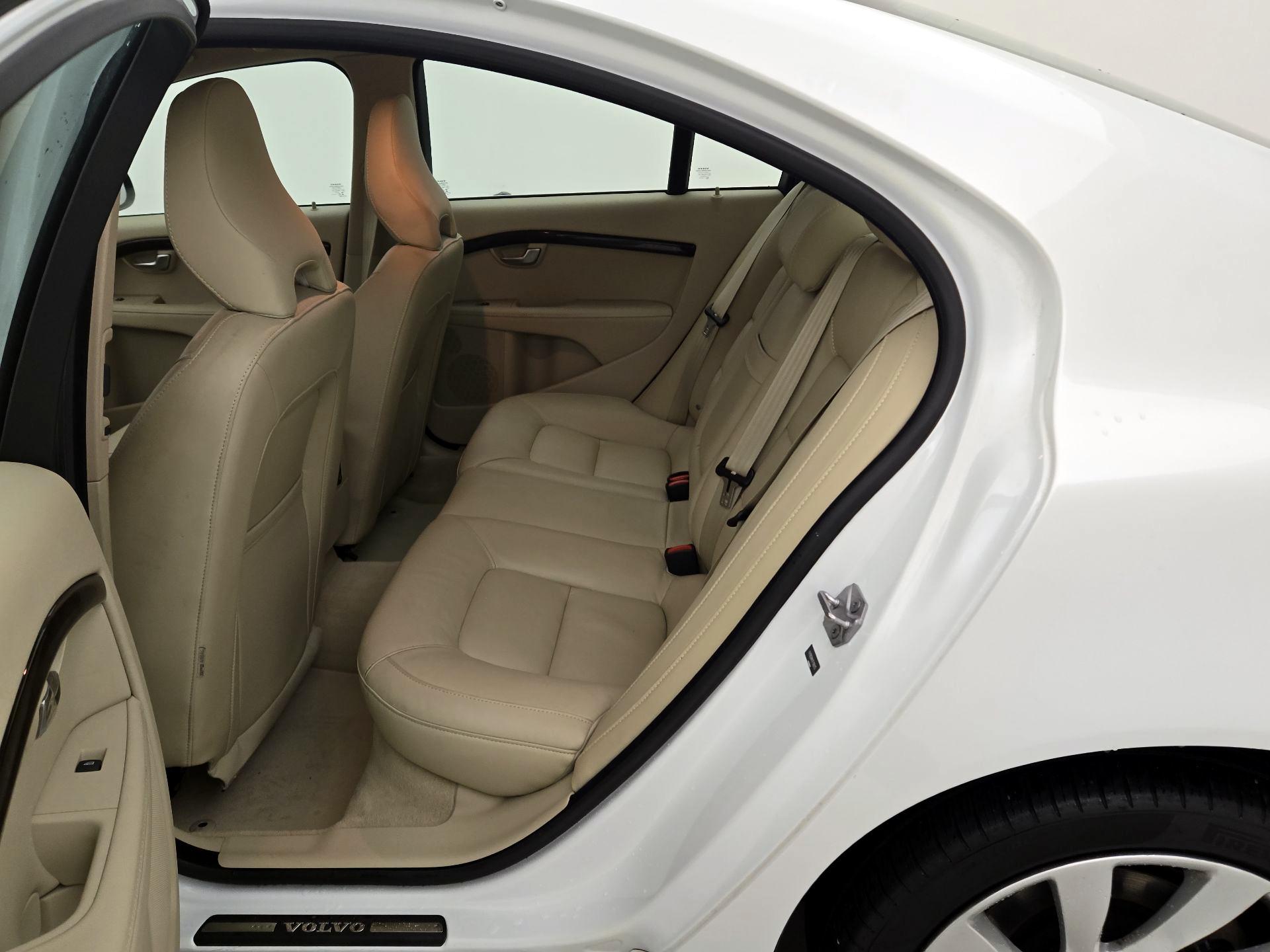 Thumbnail: 2015 Volvo S80 - 17