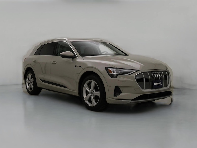 2019 Audi e-tron Prestige -
                  Saint James, NY