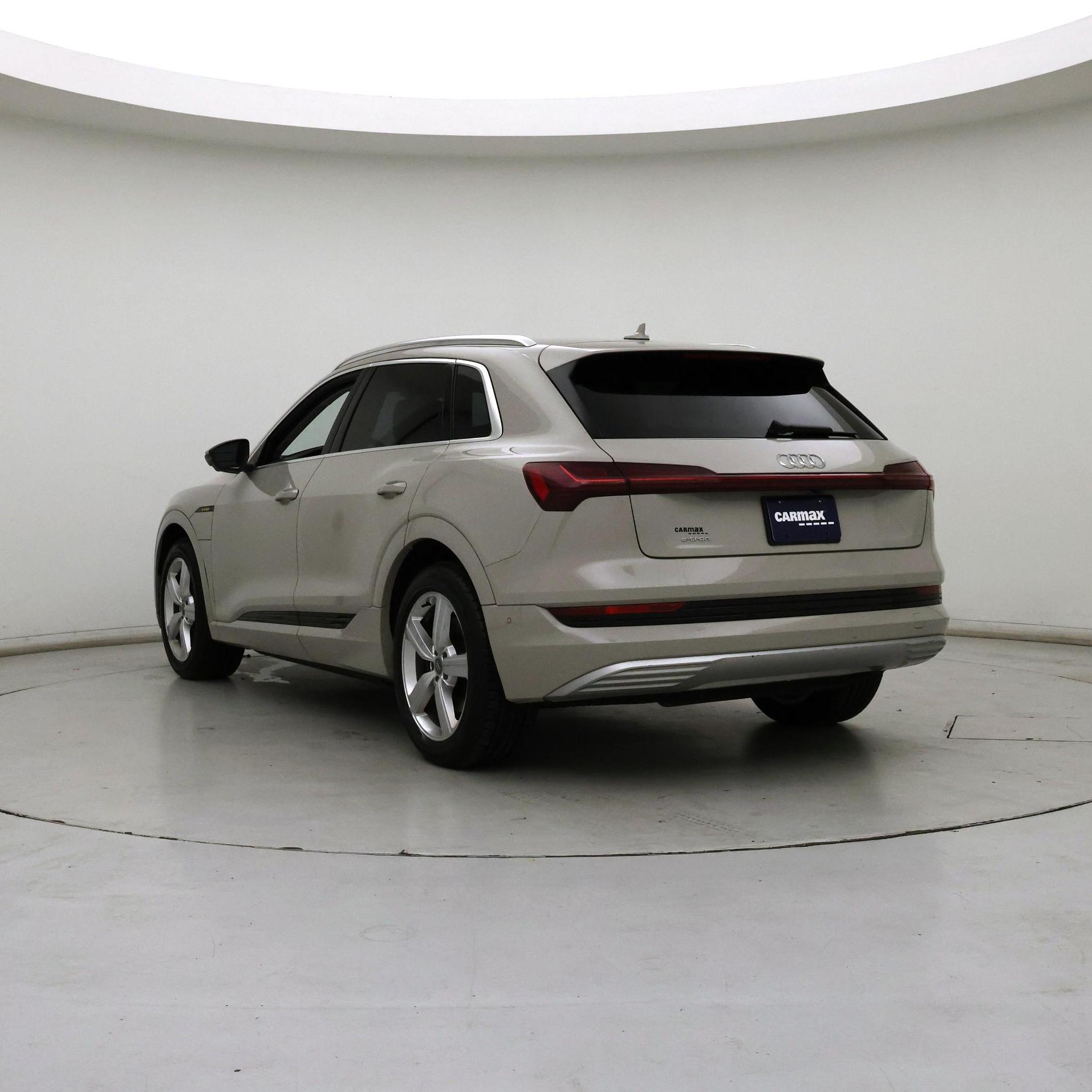Thumbnail: 2019 Audi e-tron - 2